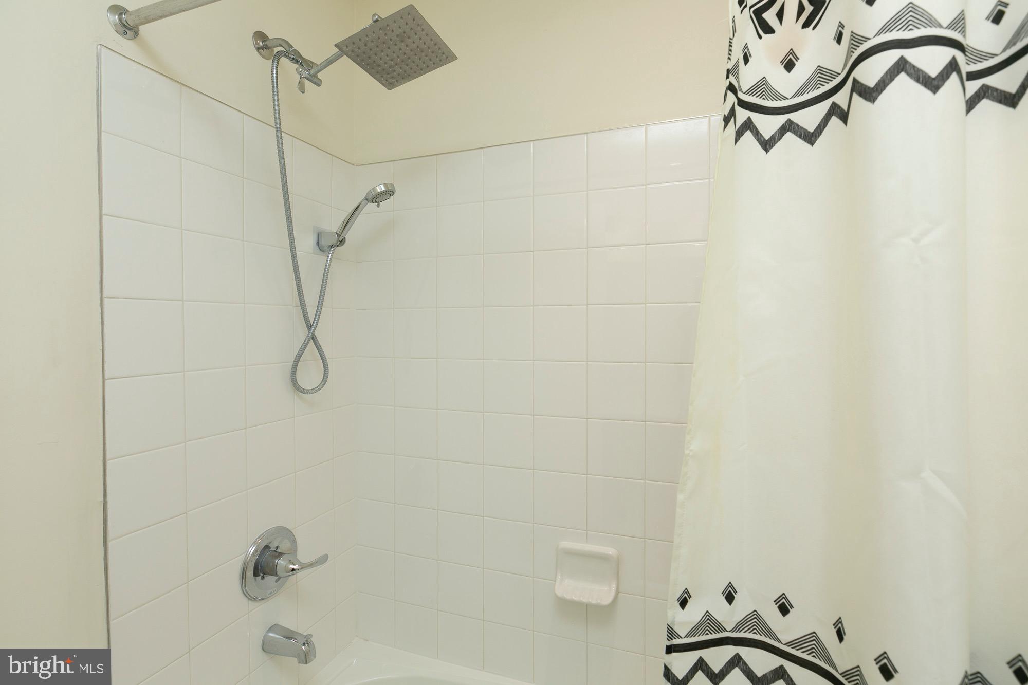 WHISPERING PINES - Residential