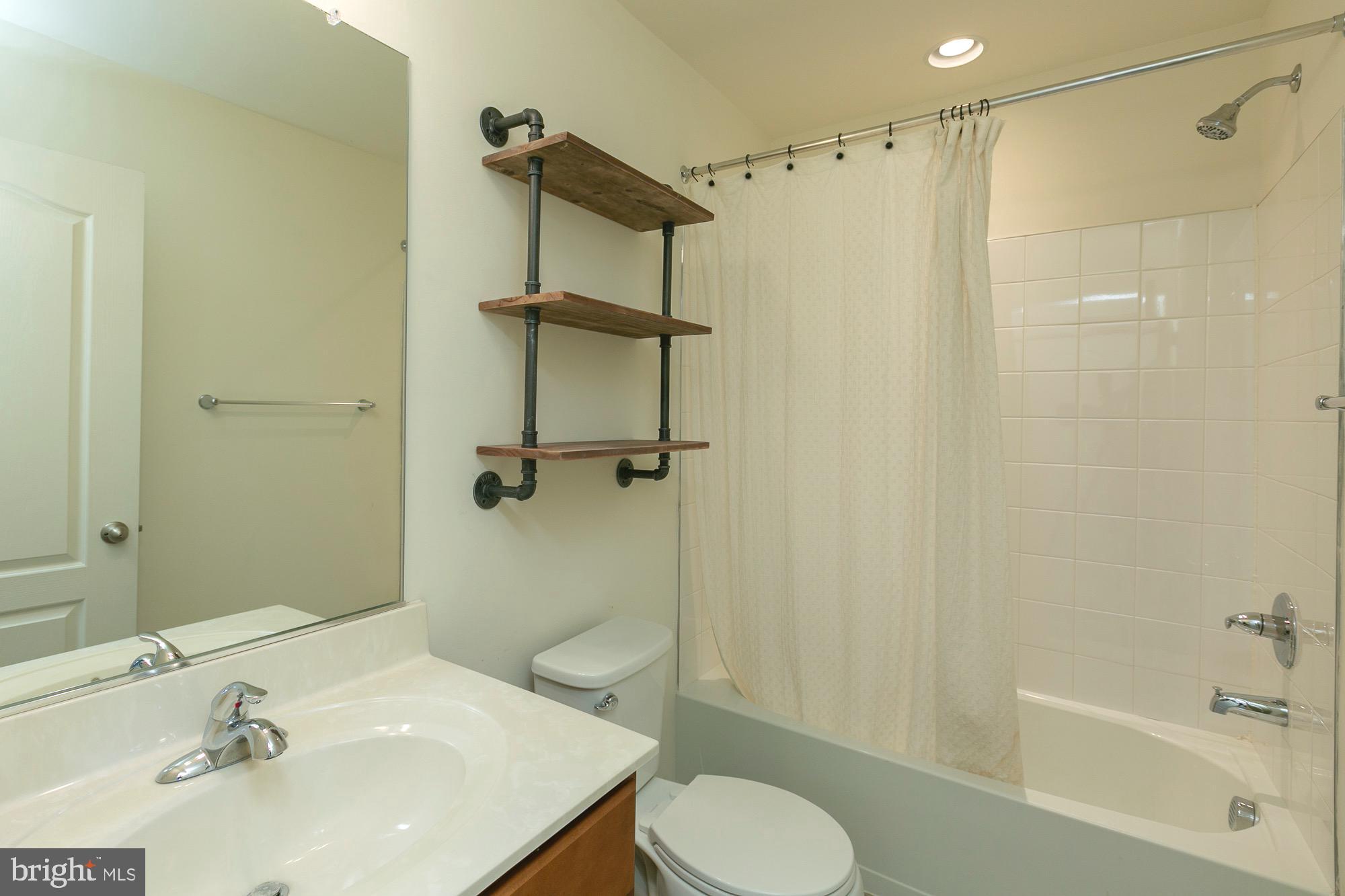 WHISPERING PINES - Residential