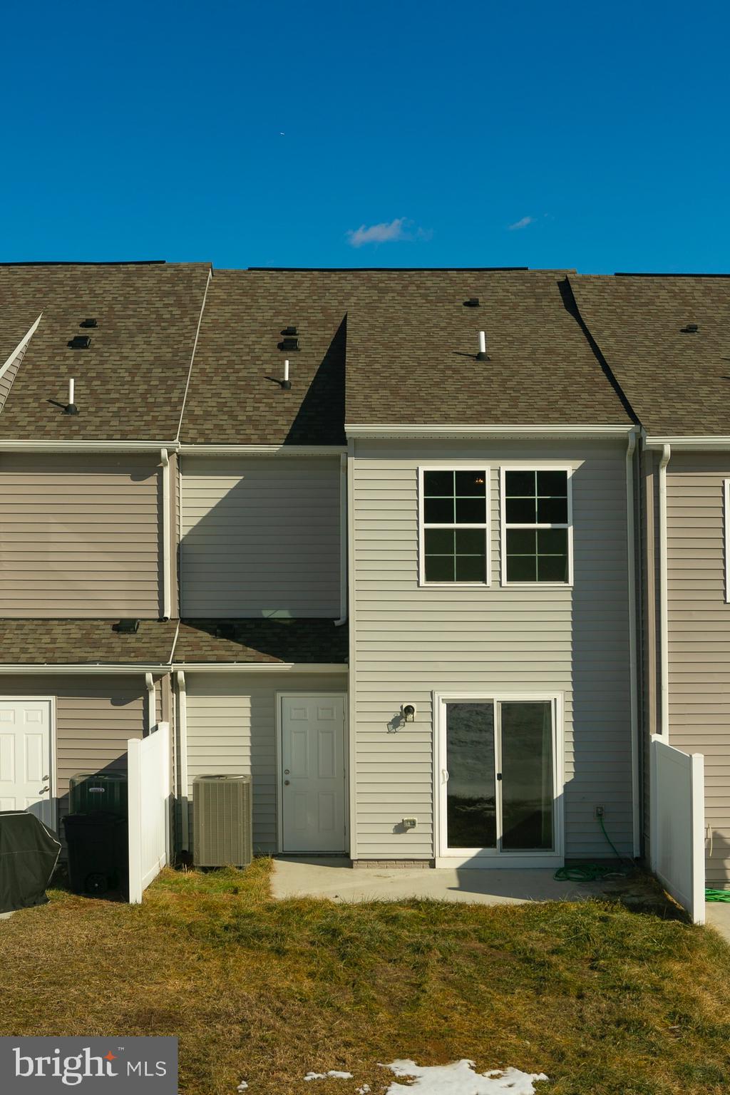 WHISPERING PINES - Residential