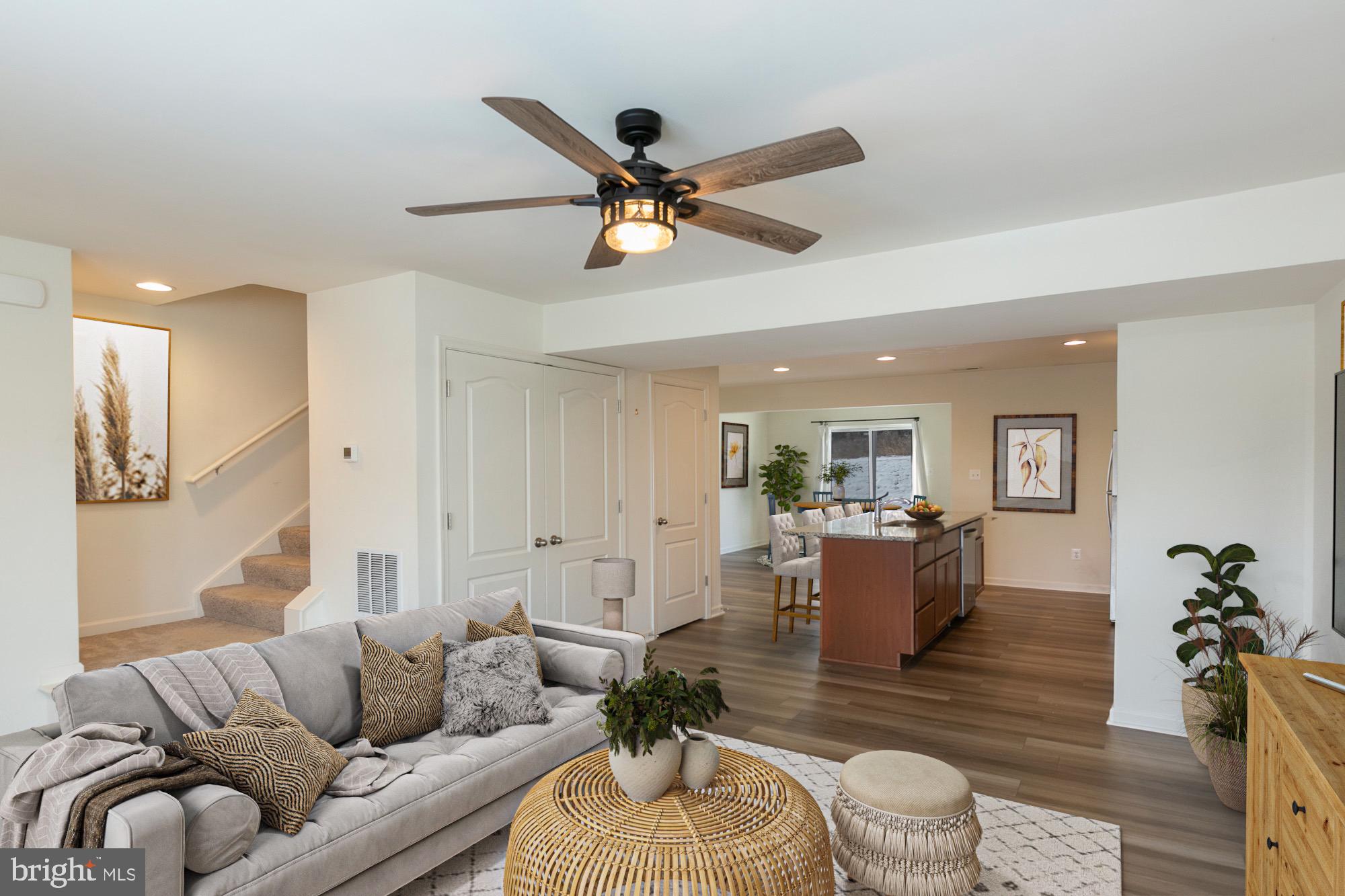 WHISPERING PINES - Residential