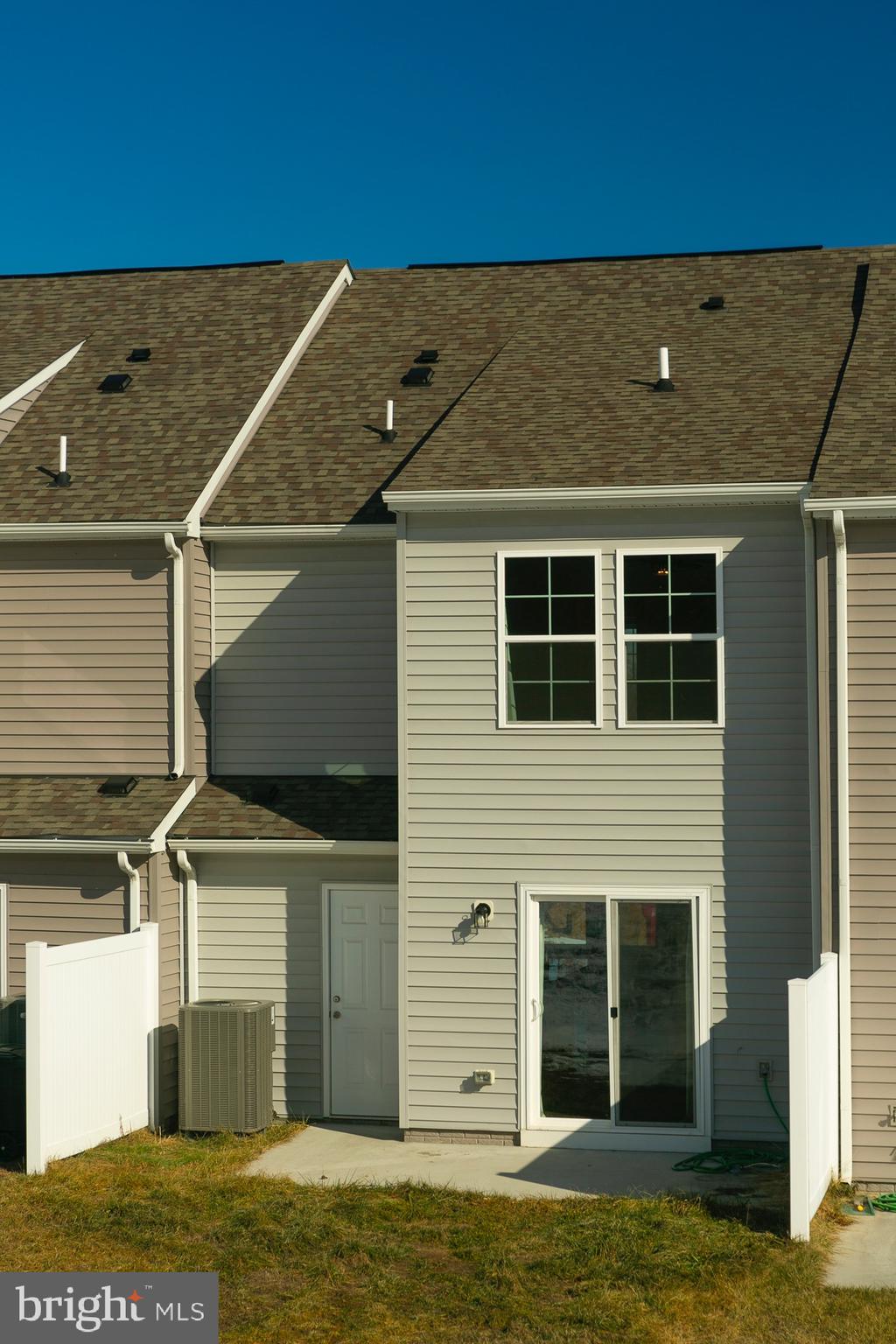 WHISPERING PINES - Residential