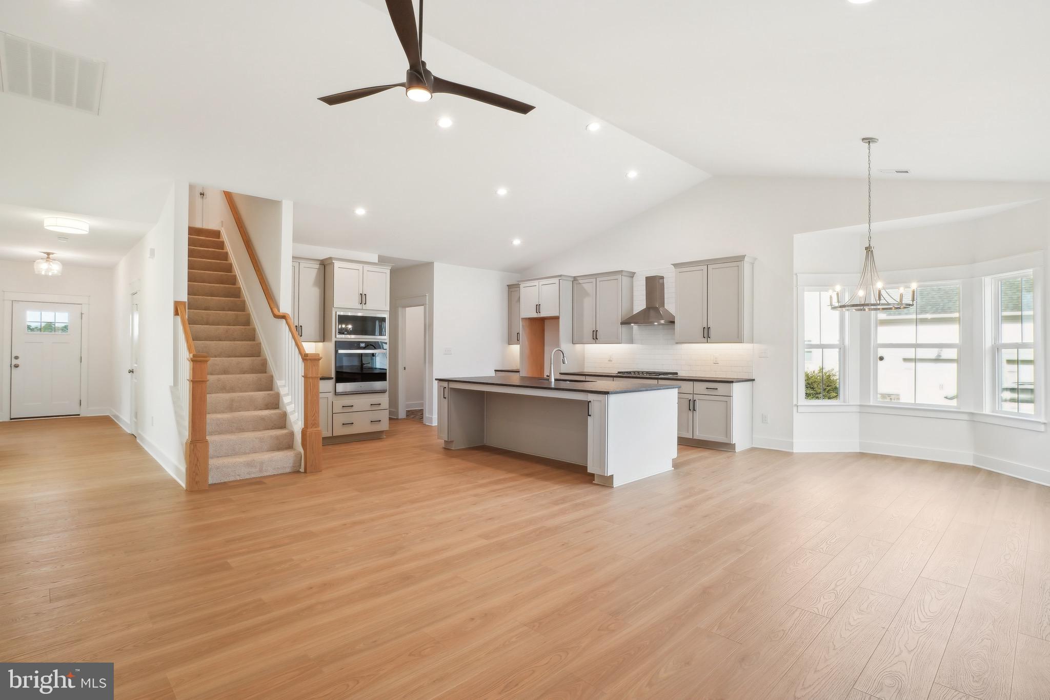 HOBBS HOLE GOLF COURSE - Residential