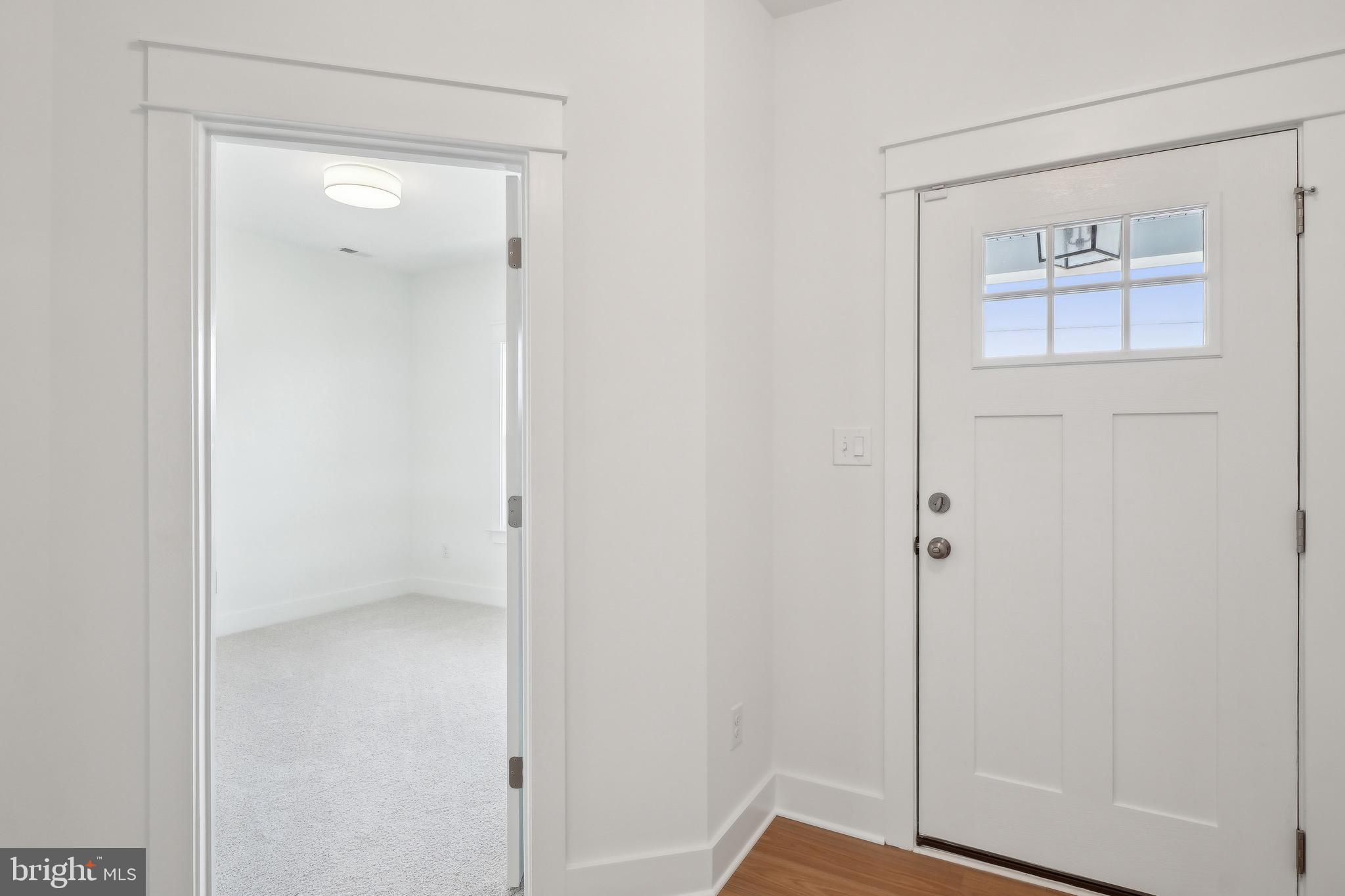 HOBBS HOLE GOLF COURSE - Residential