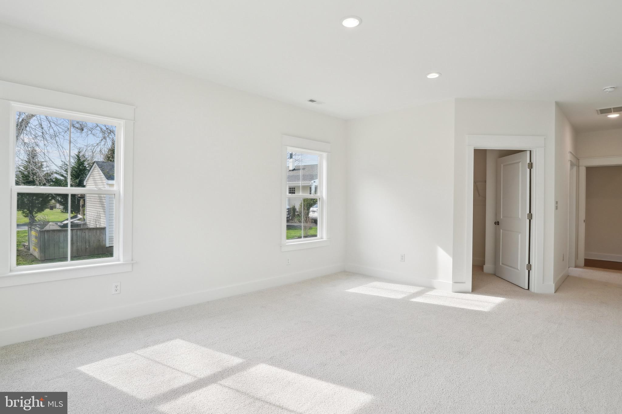 HOBBS HOLE GOLF COURSE - Residential