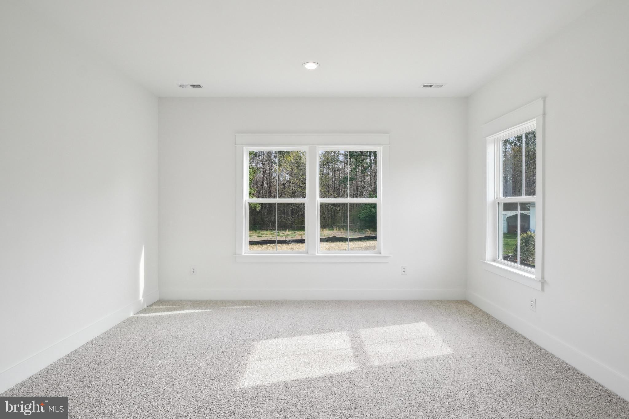 HOBBS HOLE GOLF COURSE - Residential