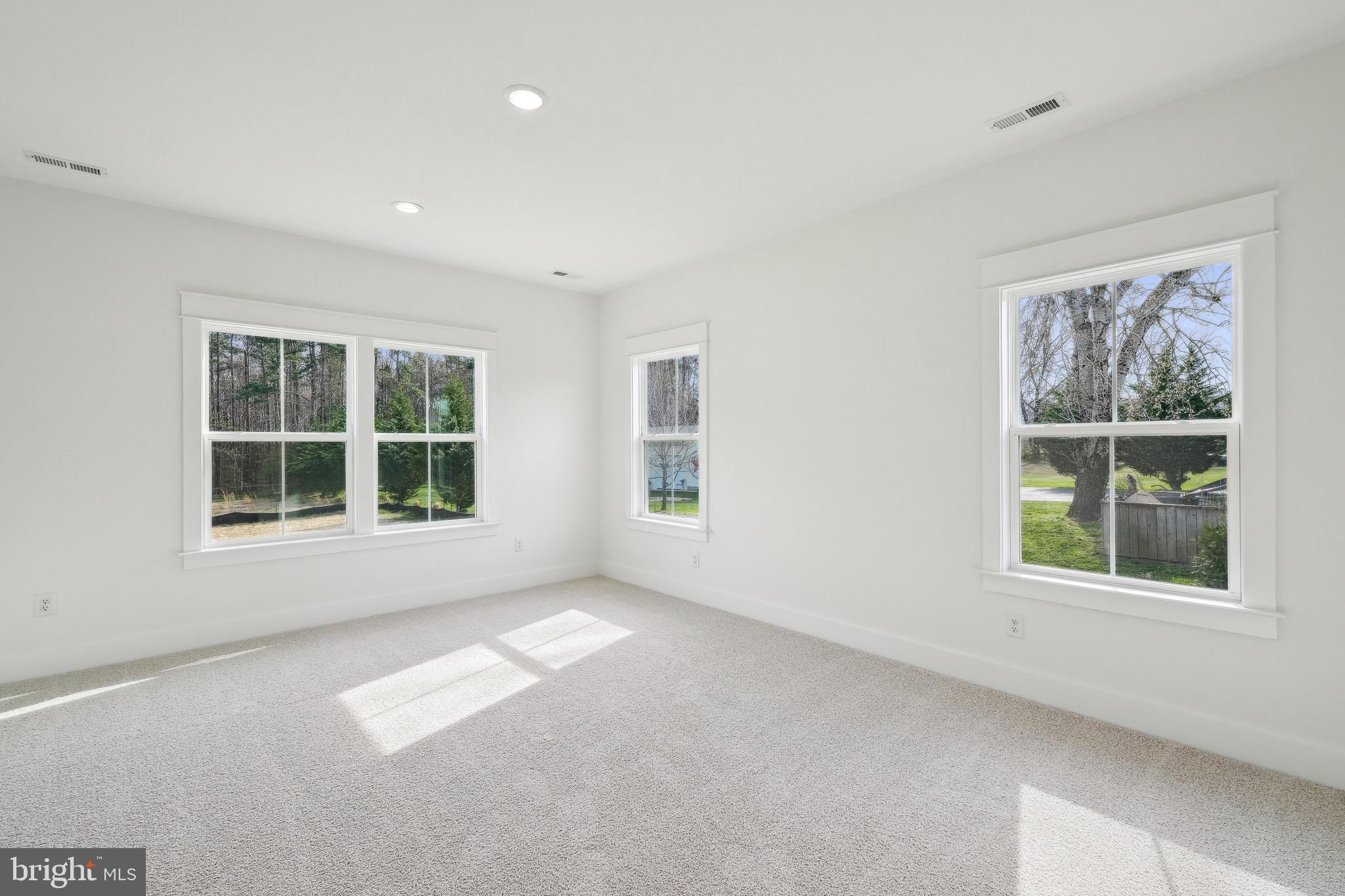 HOBBS HOLE GOLF COURSE - Residential