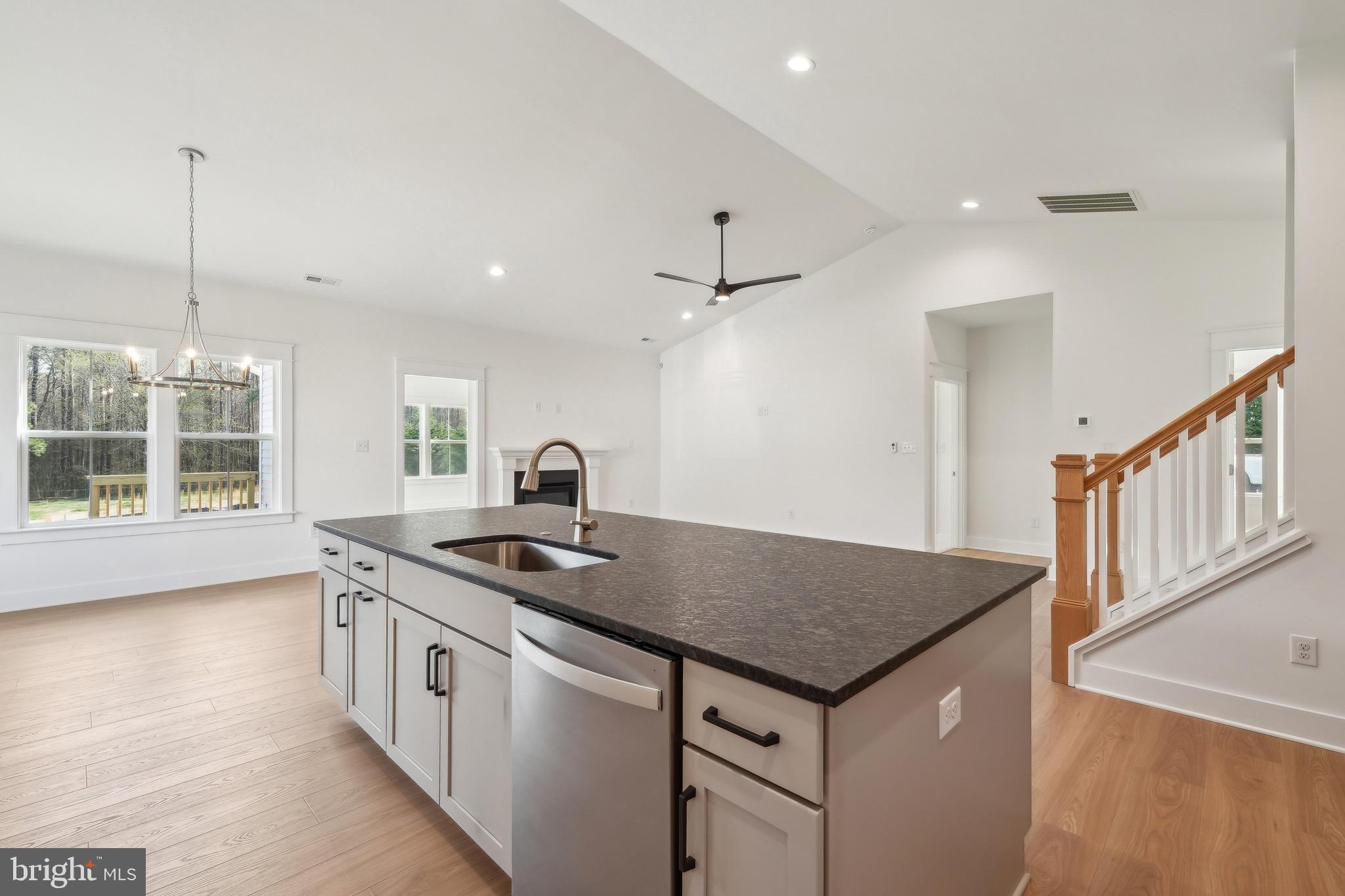 HOBBS HOLE GOLF COURSE - Residential