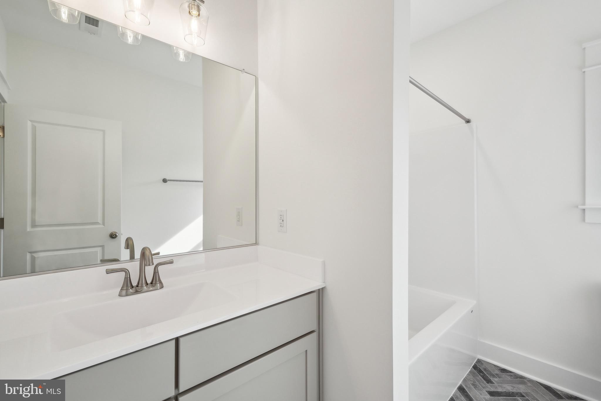 HOBBS HOLE GOLF COURSE - Residential