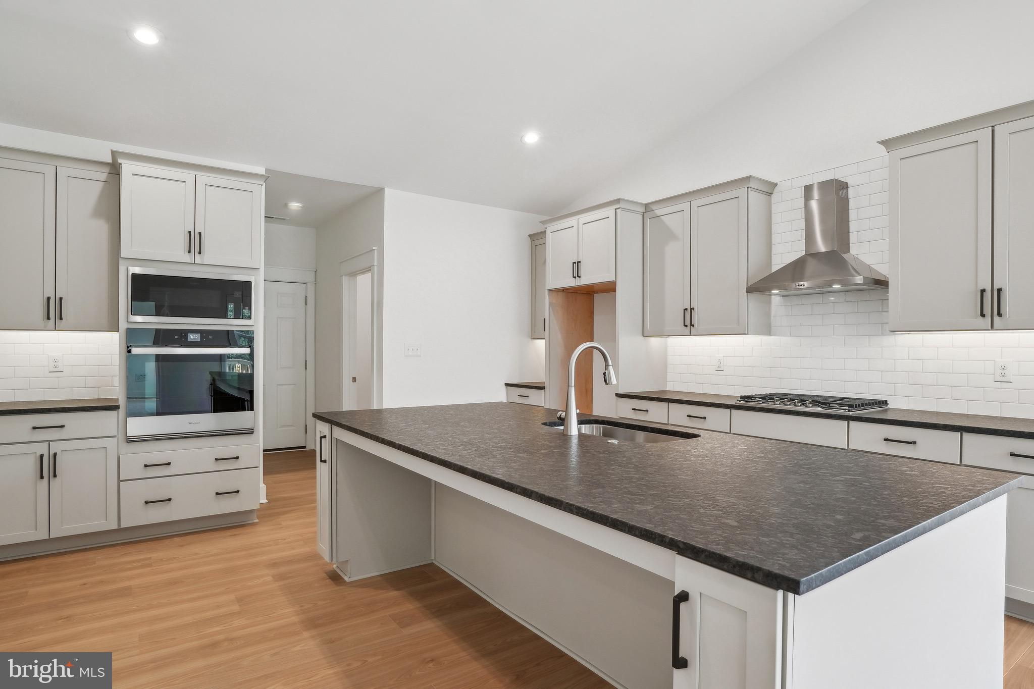 HOBBS HOLE GOLF COURSE - Residential