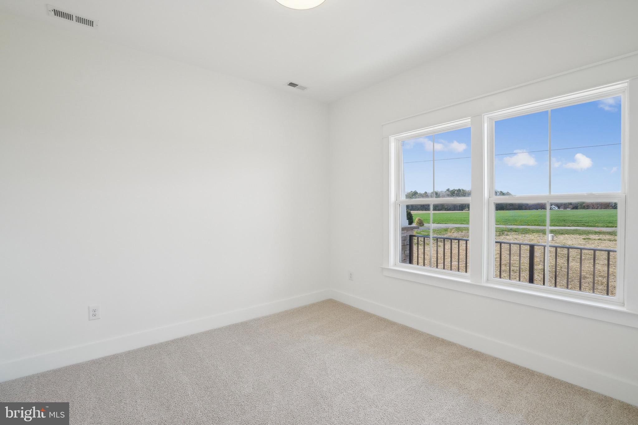 HOBBS HOLE GOLF COURSE - Residential