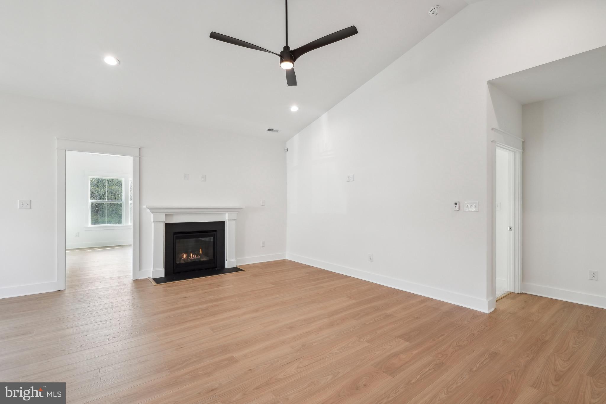 HOBBS HOLE GOLF COURSE - Residential