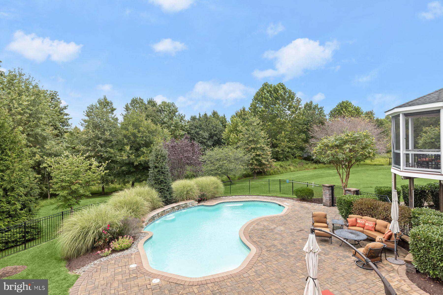 14242 MEADOW LAKE DRIVE