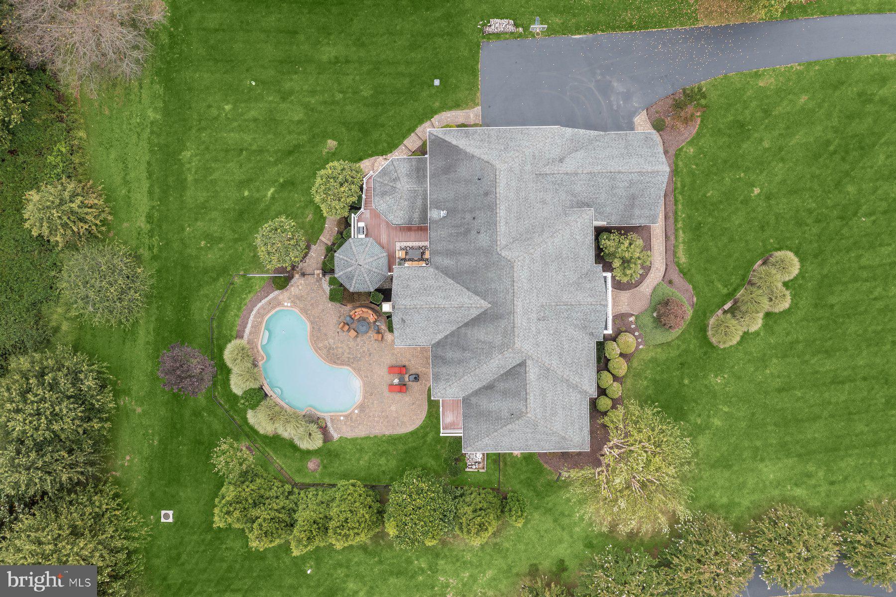 14242 MEADOW LAKE DRIVE