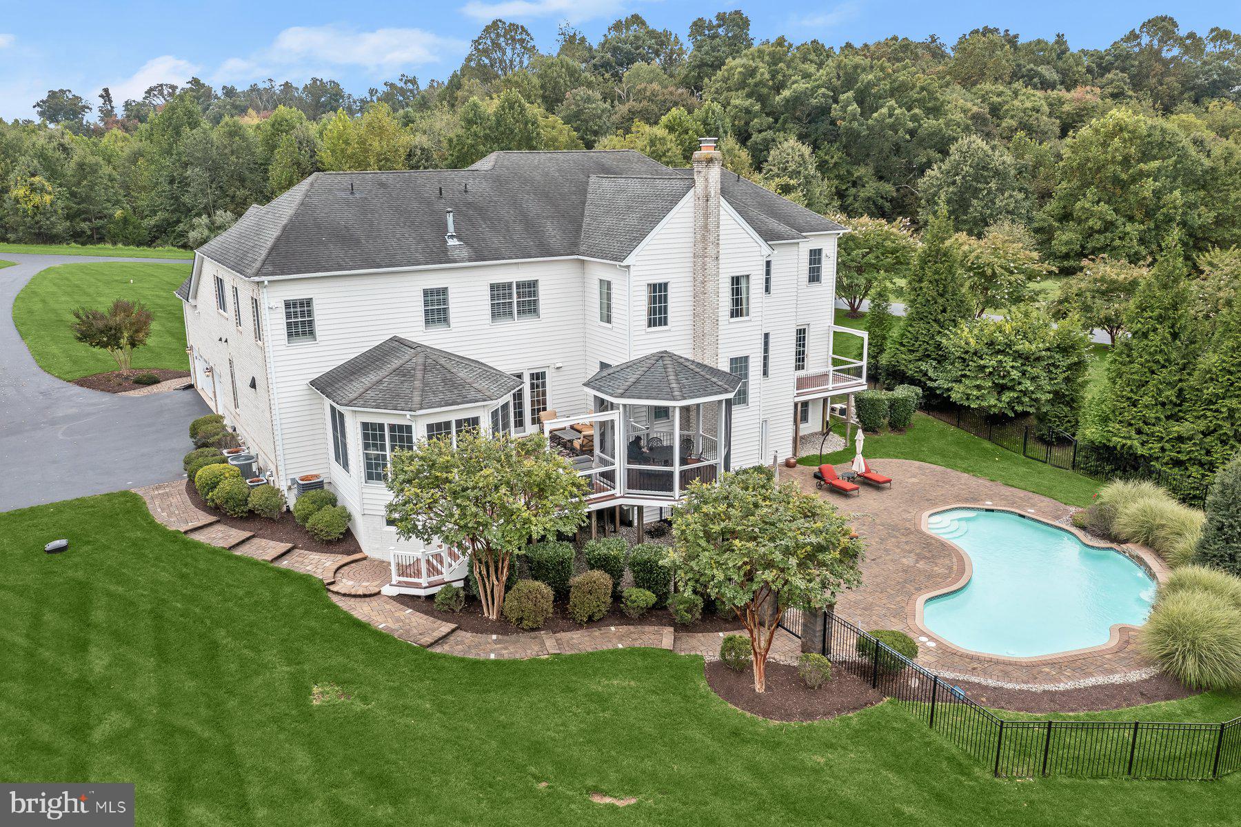 14242 MEADOW LAKE DRIVE