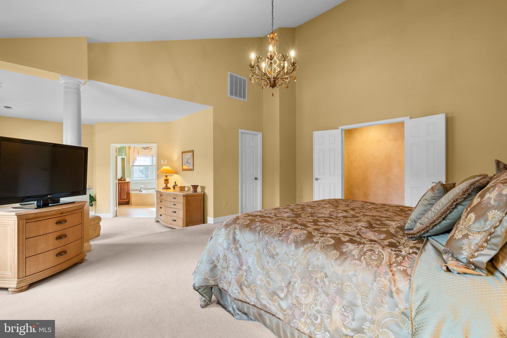 LAKEWOOD ESTATES - Residential