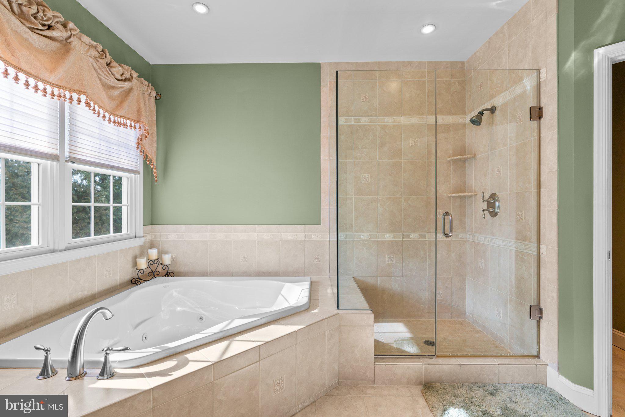 LAKEWOOD ESTATES - Residential