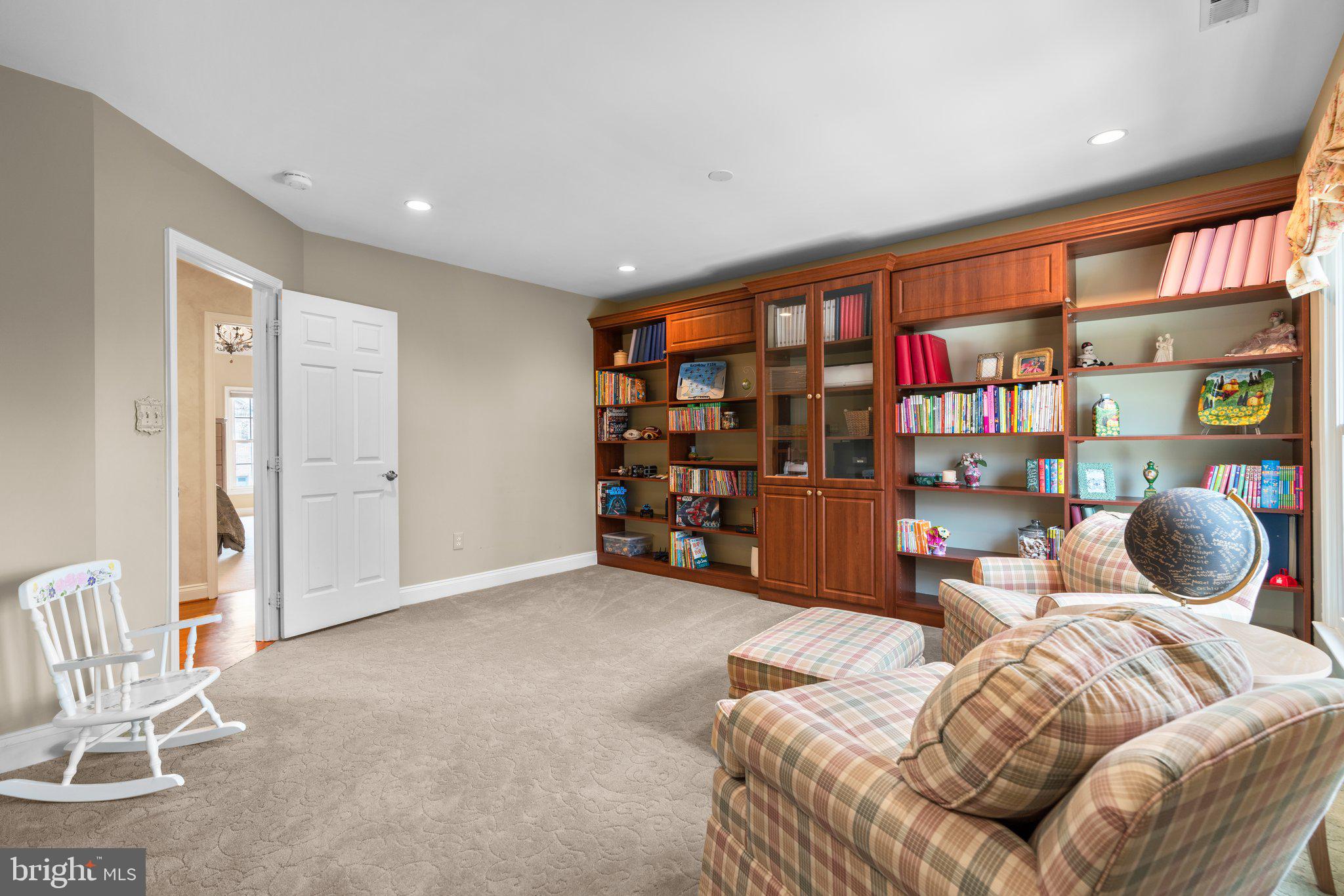 LAKEWOOD ESTATES - Residential