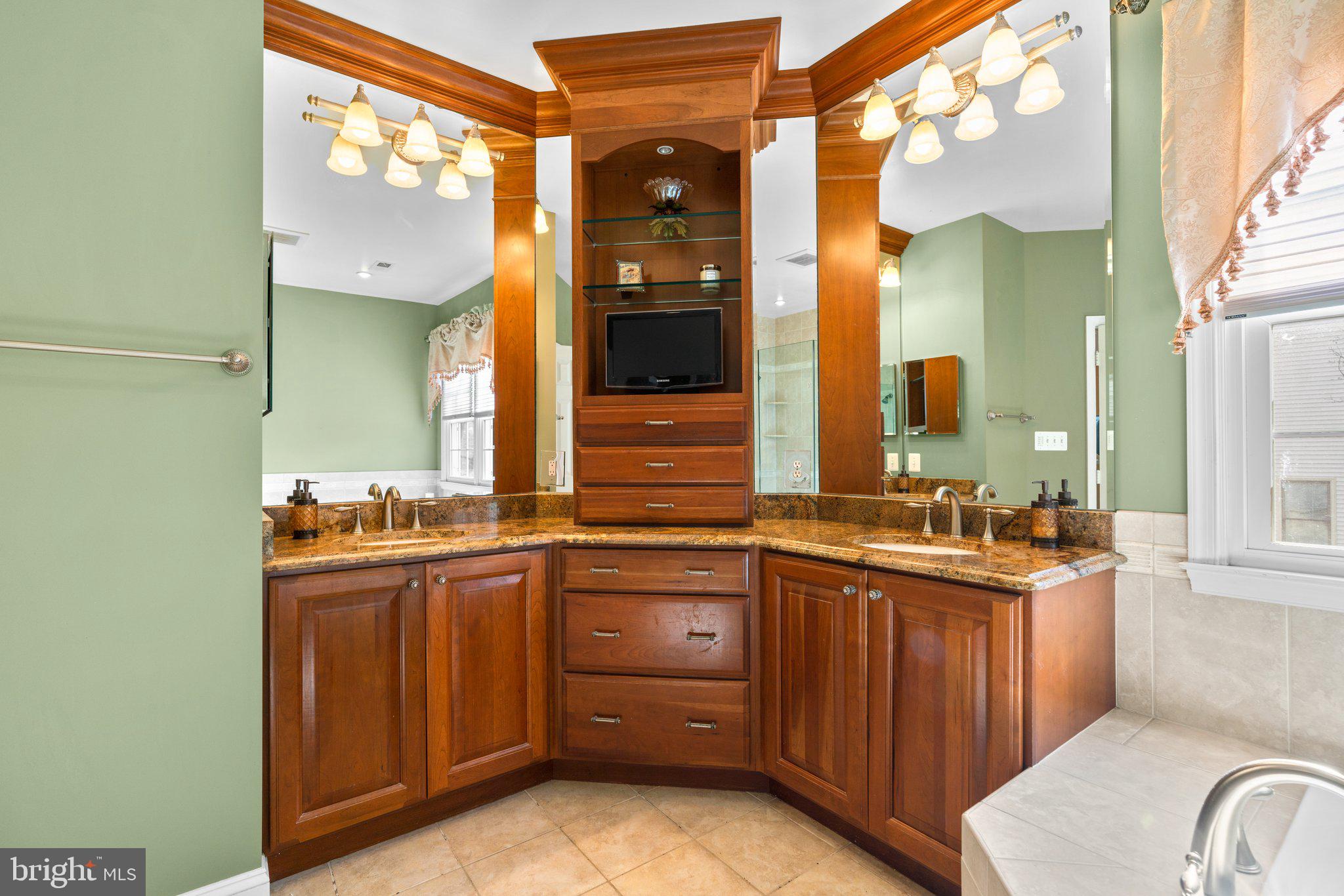 LAKEWOOD ESTATES - Residential