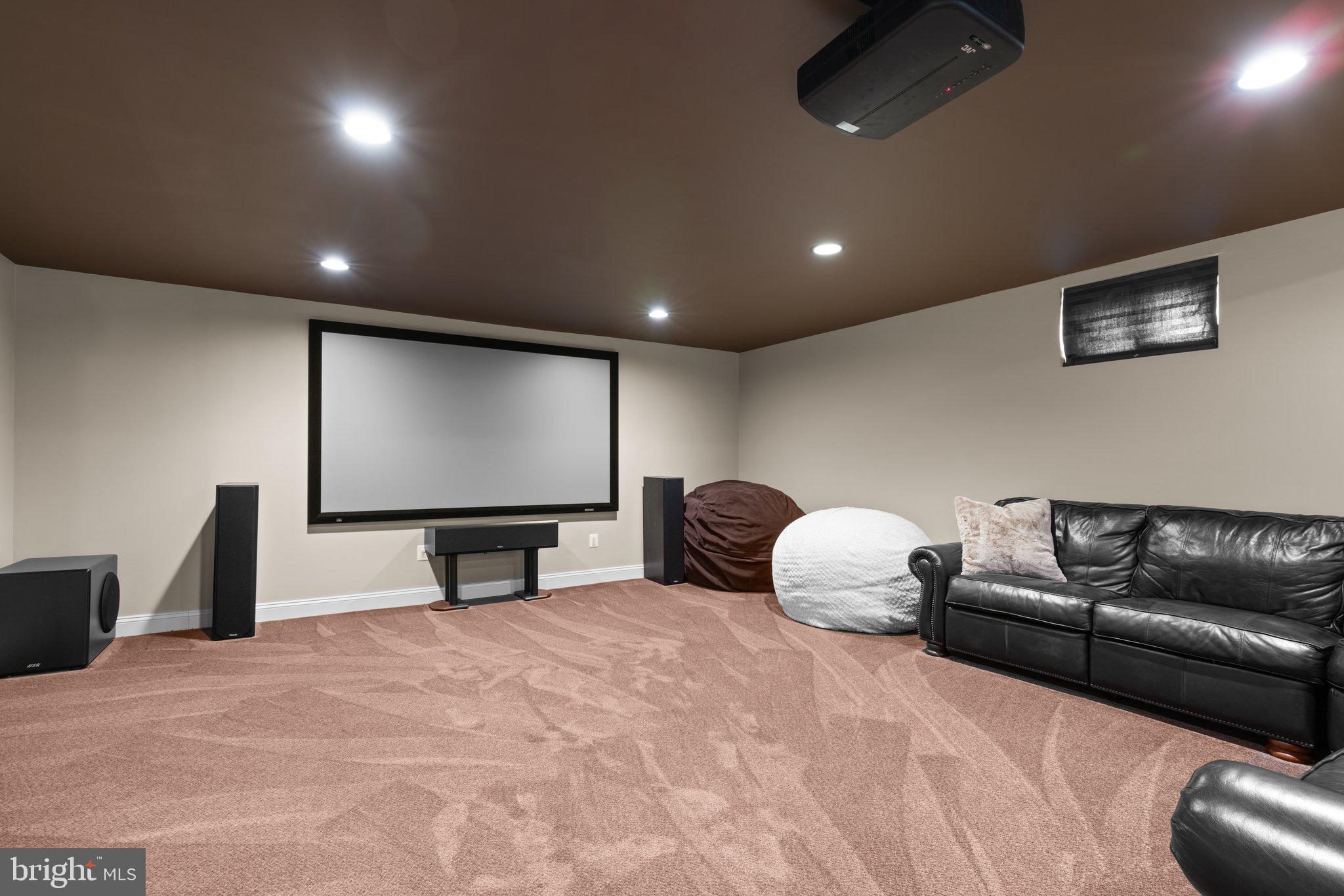 LAKEWOOD ESTATES - Residential