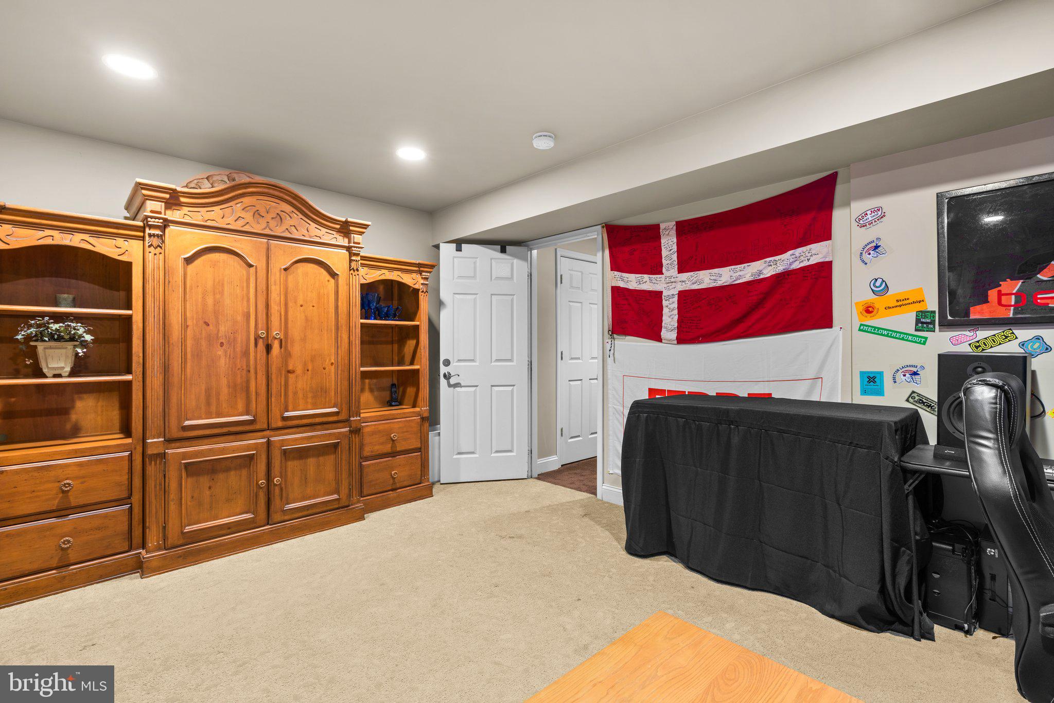 LAKEWOOD ESTATES - Residential