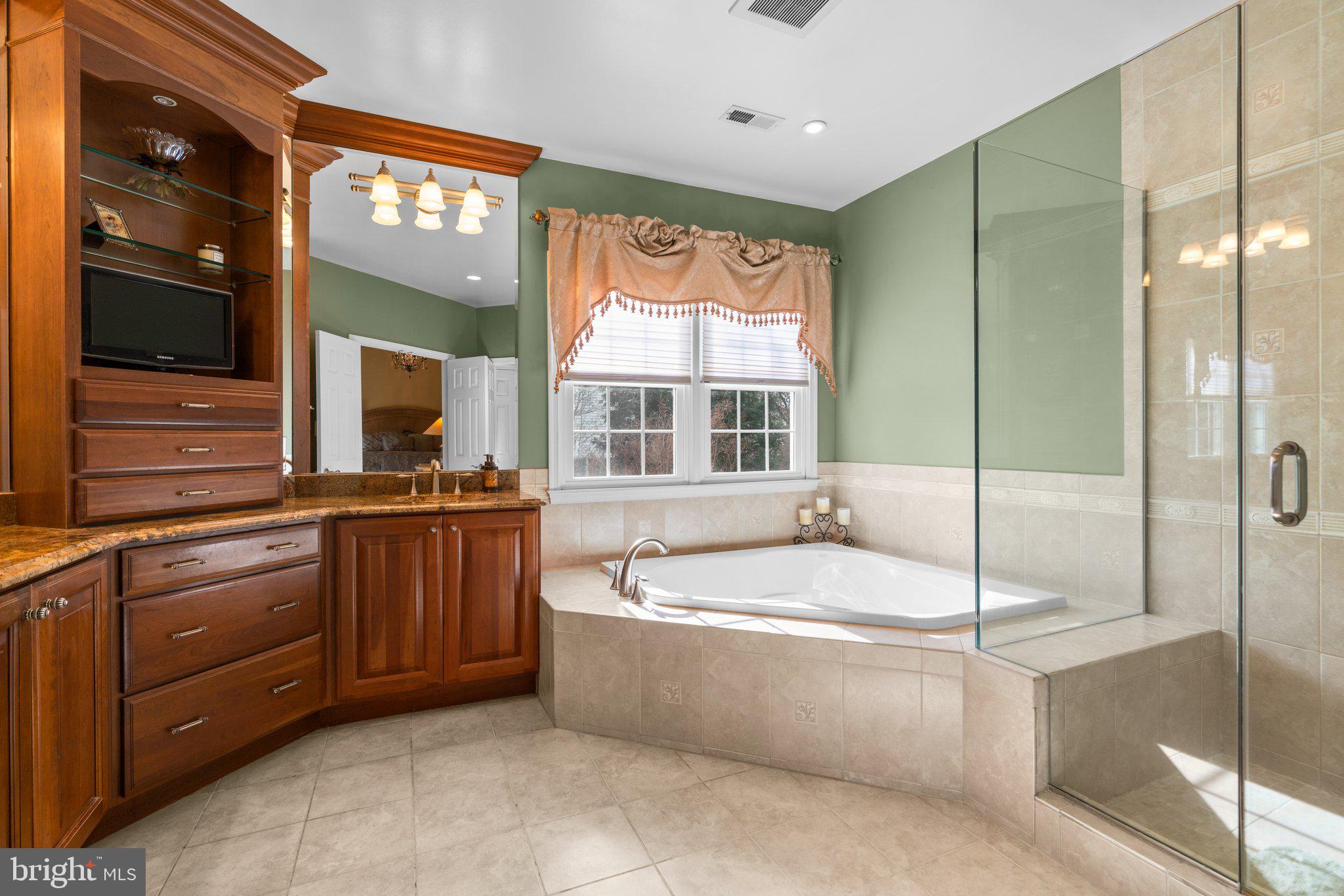 LAKEWOOD ESTATES - Residential