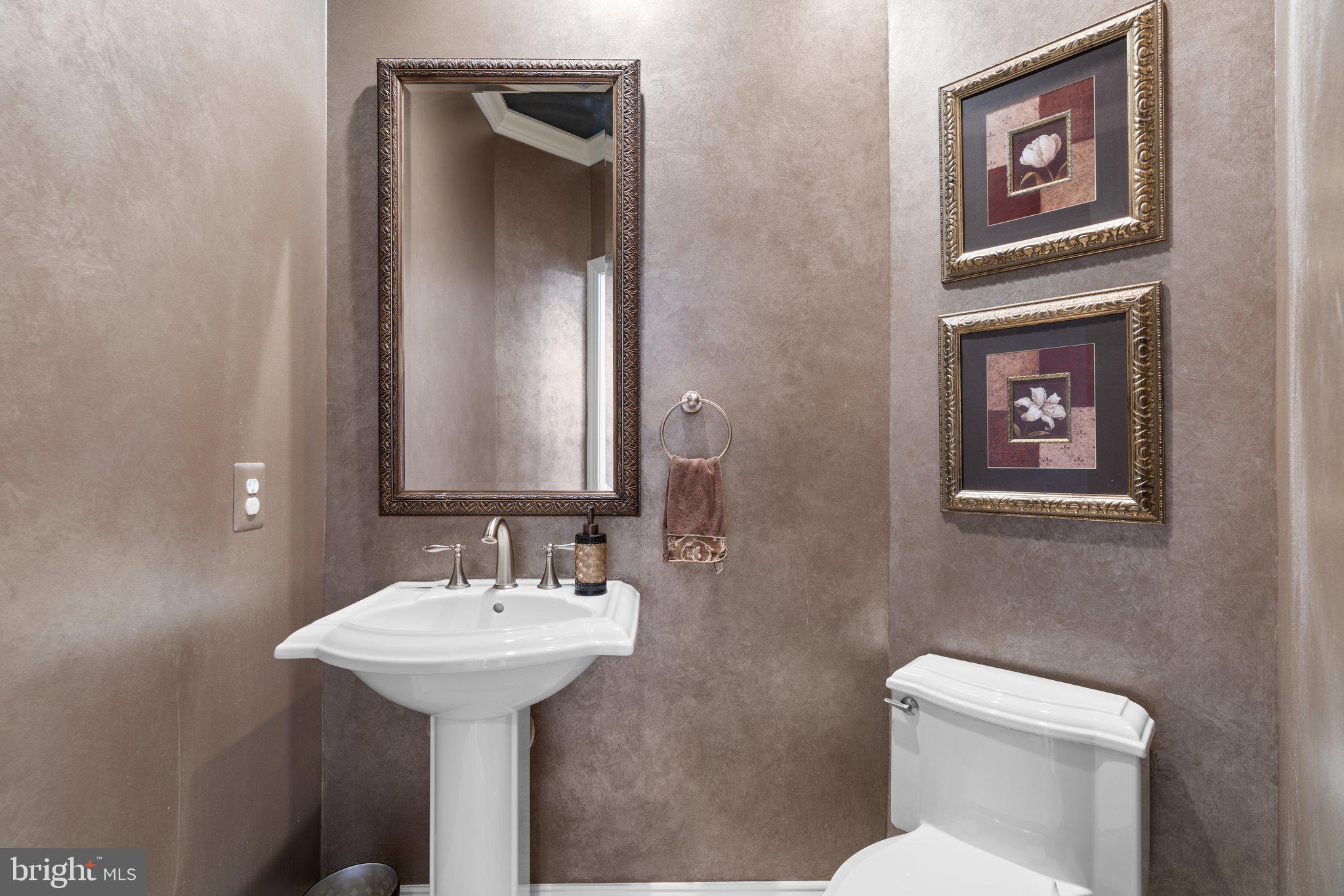 LAKEWOOD ESTATES - Residential