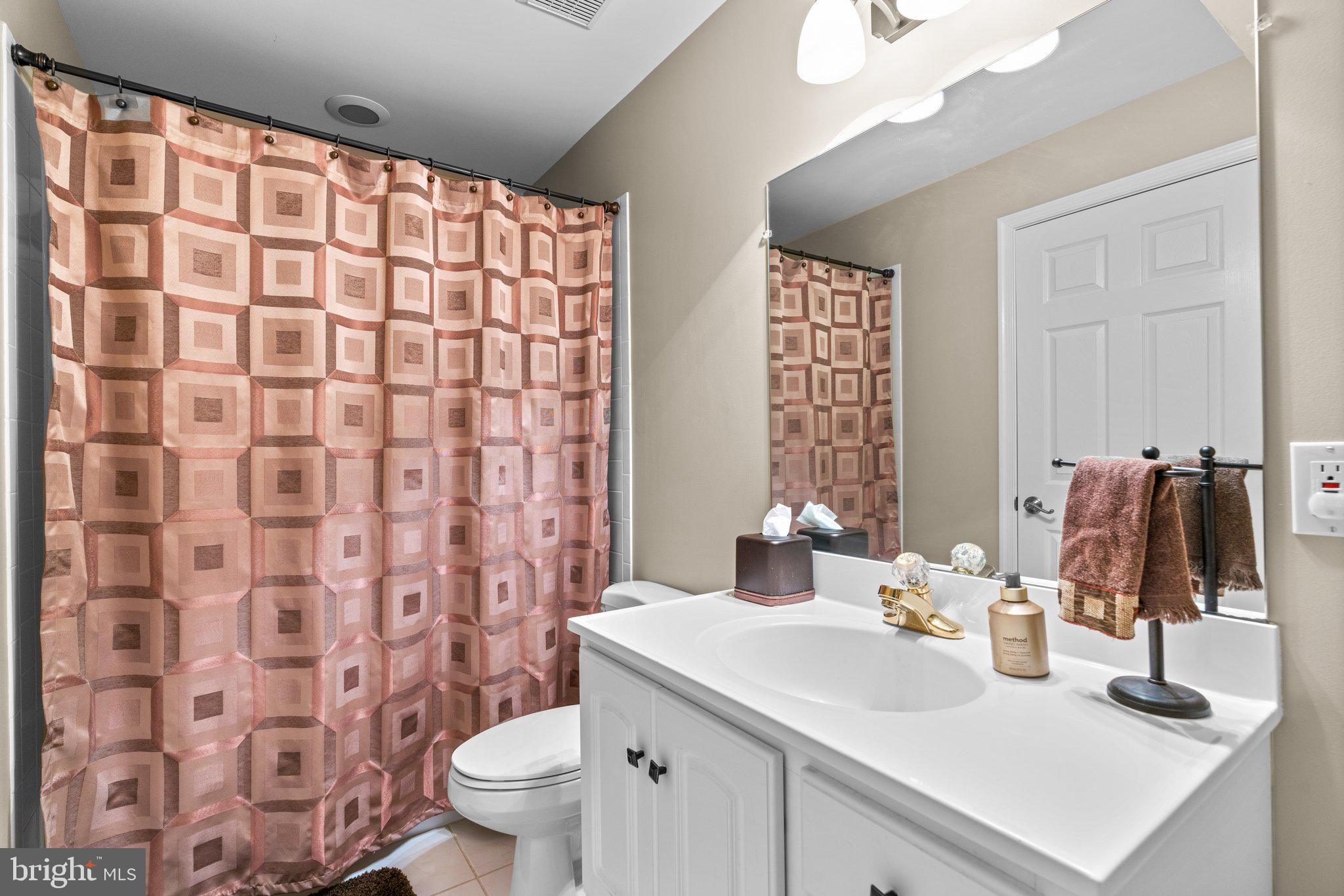 LAKEWOOD ESTATES - Residential