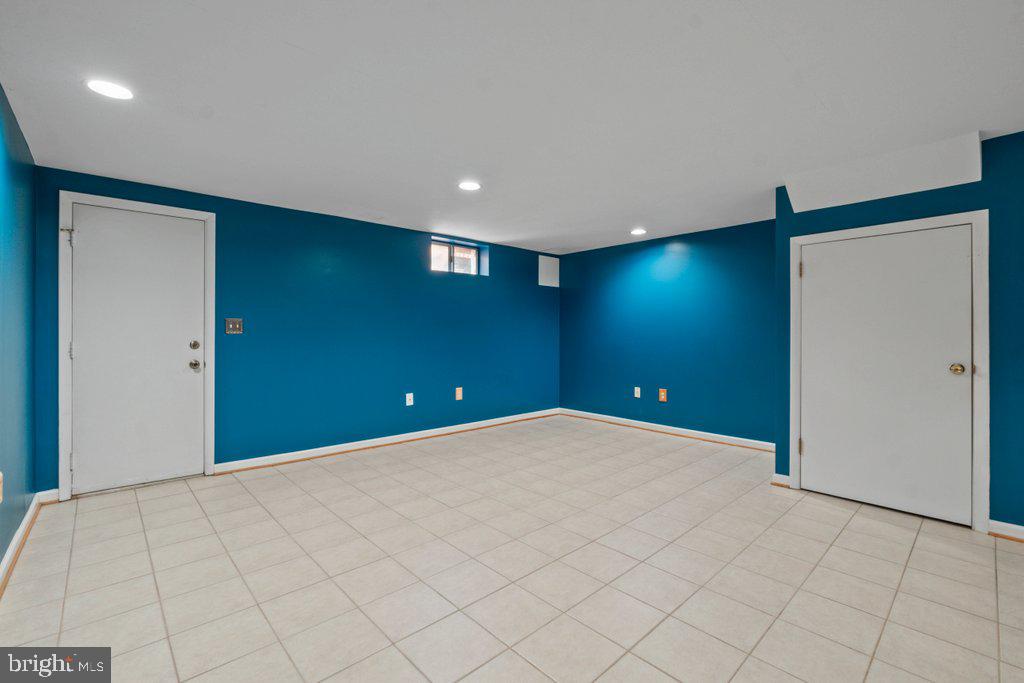 ROLLING CREST - Residential