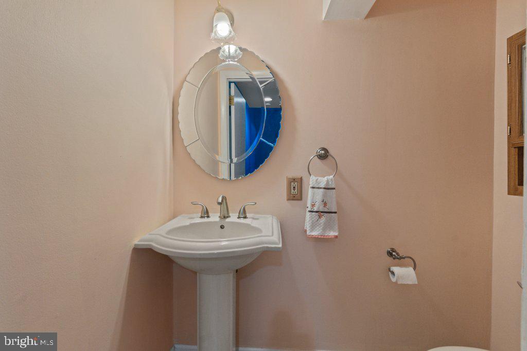 ROLLING CREST - Residential