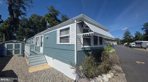 215 E BAY AVE 18