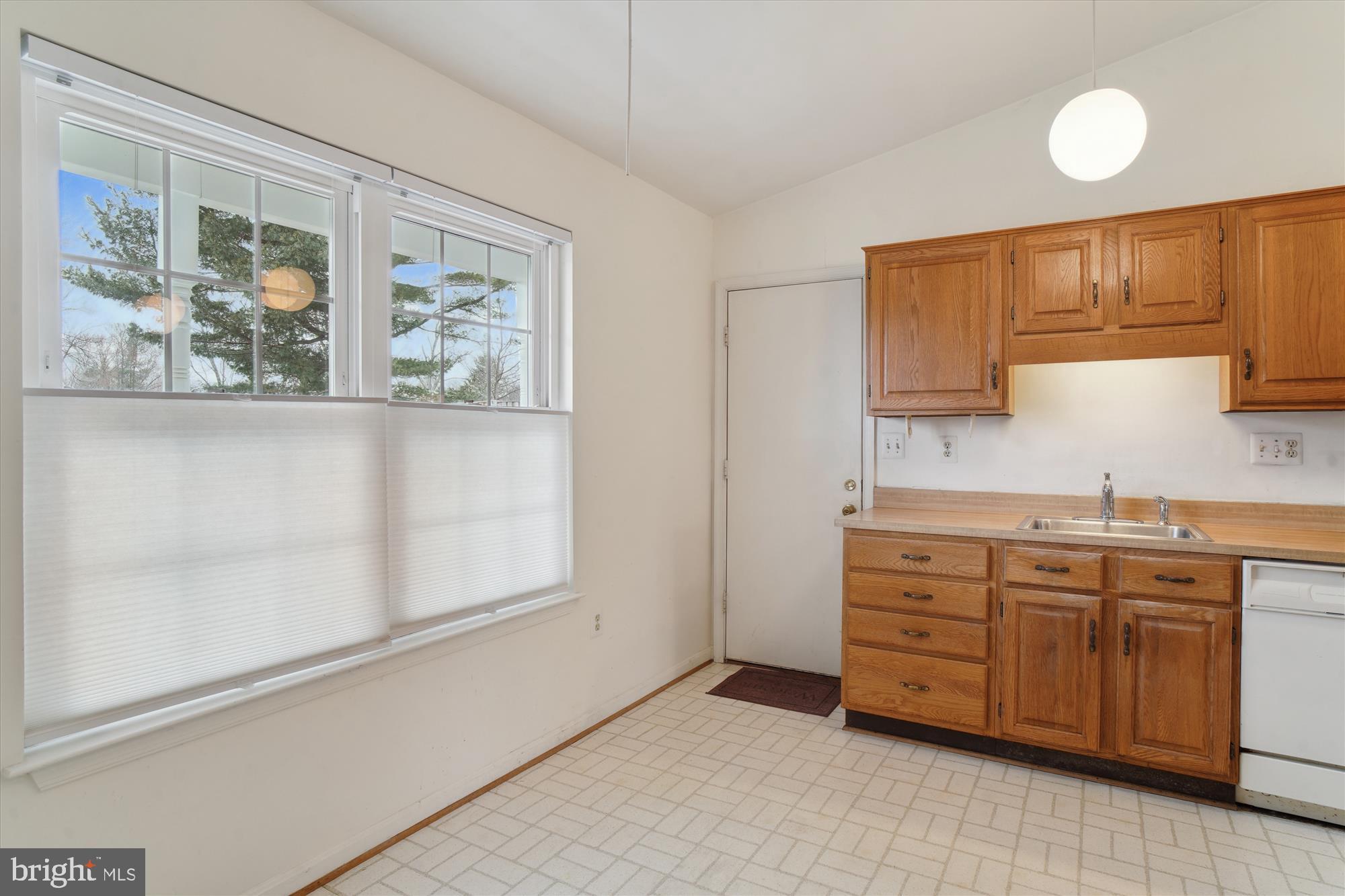 MIDDLEBROOK HILL - Residential