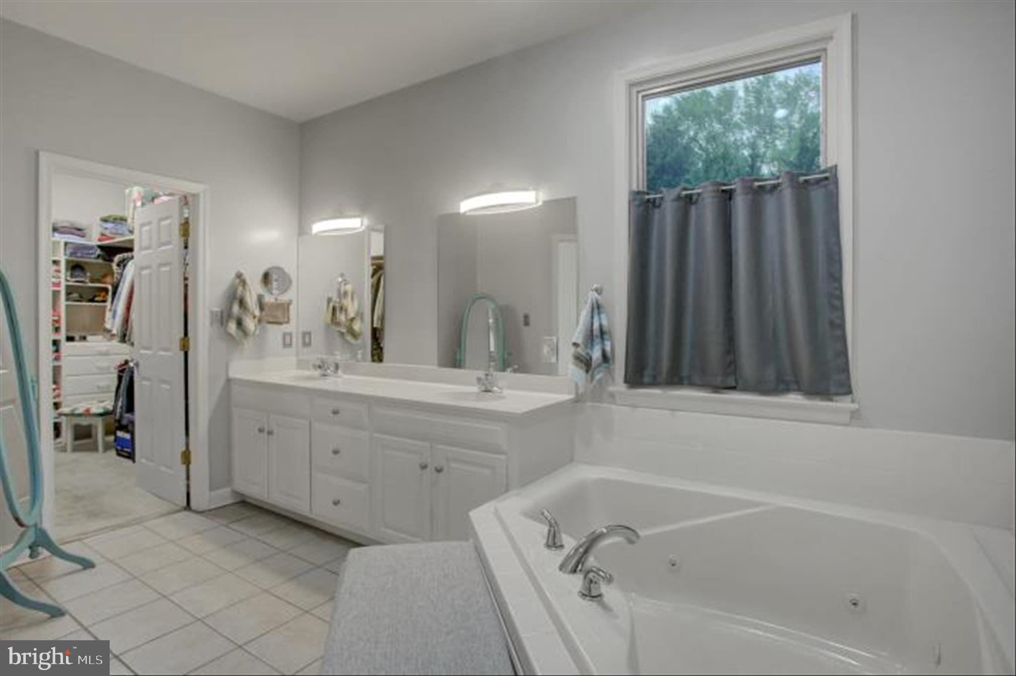 FOUNTAIN HEAD - Residential