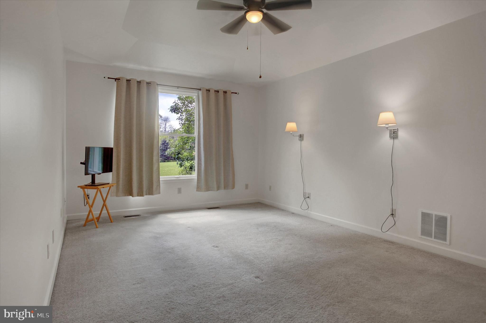 FOUNTAIN HEAD - Residential