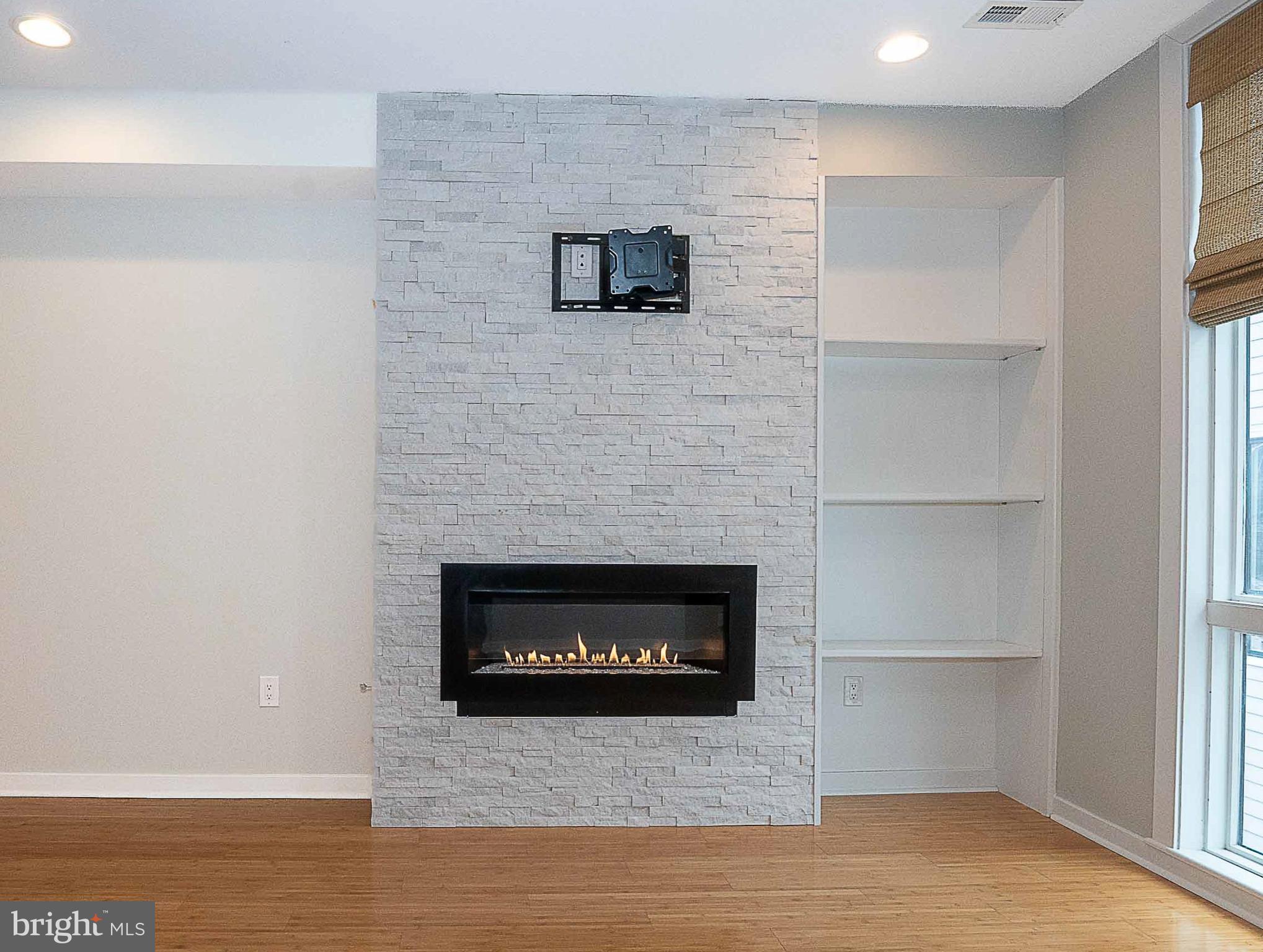 FRANCISVILLE - Residential