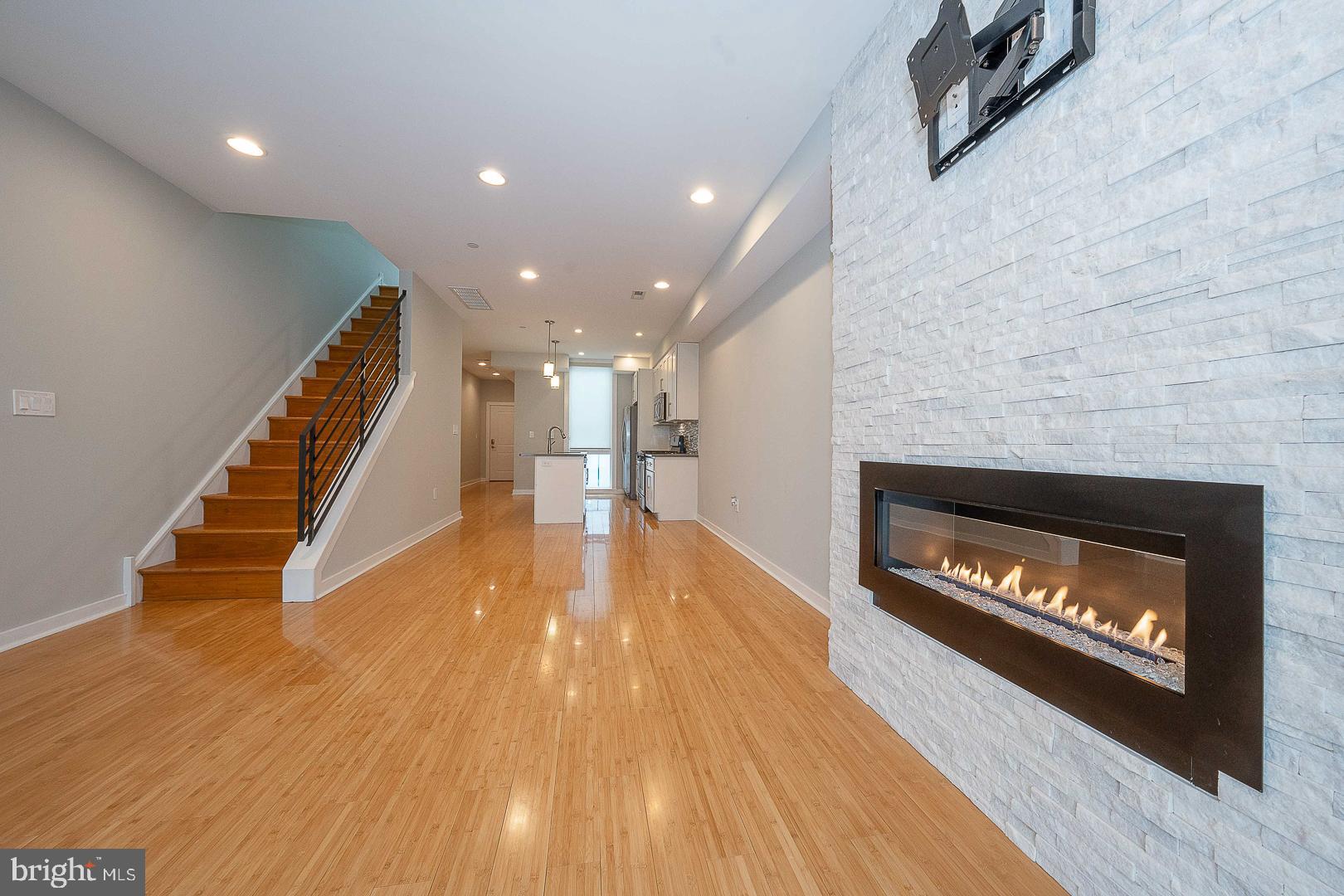 FRANCISVILLE - Residential