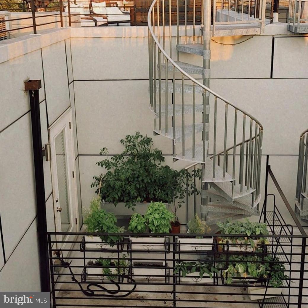 FRANCISVILLE - Residential