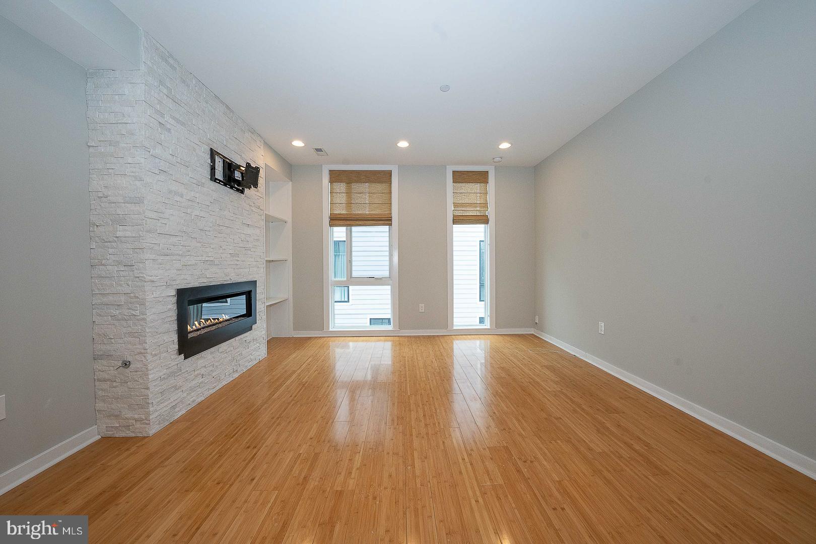 FRANCISVILLE - Residential