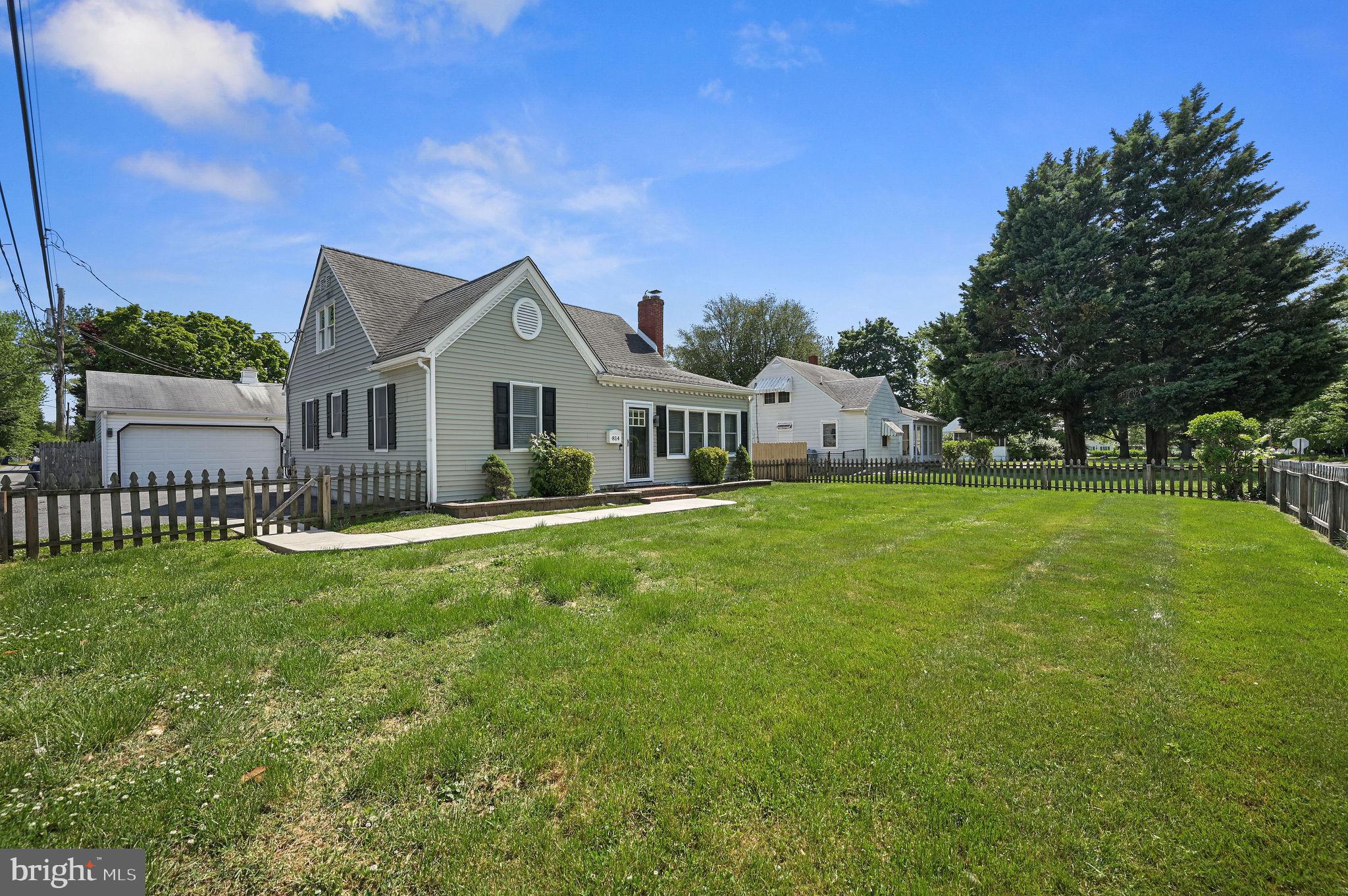 814 MAPLE PARKWAY