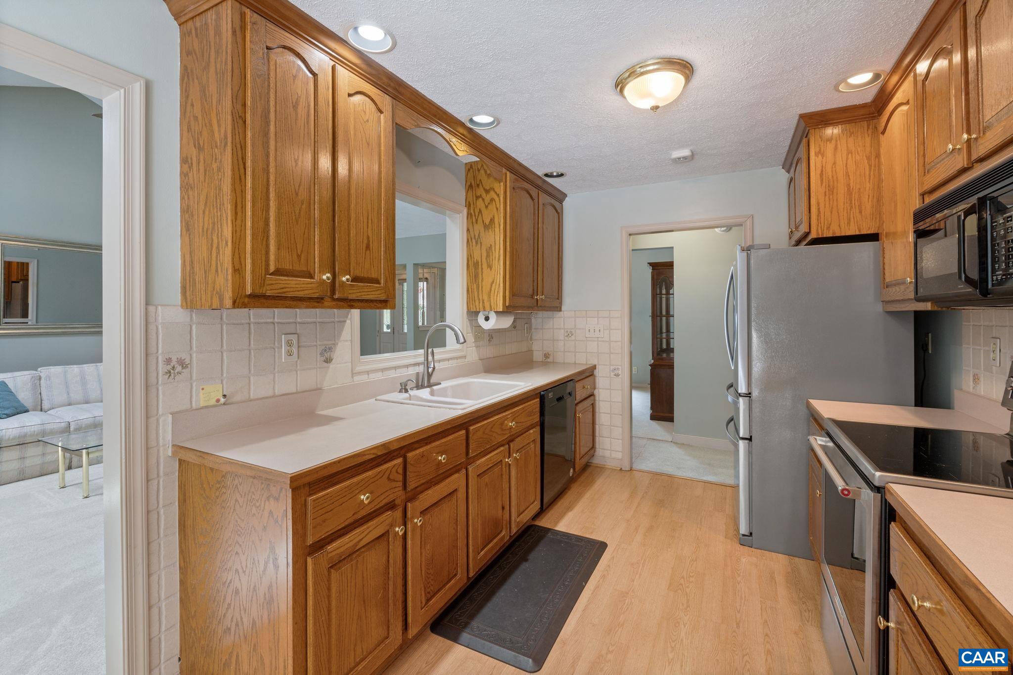 LAKE MONTICELLO - Residential