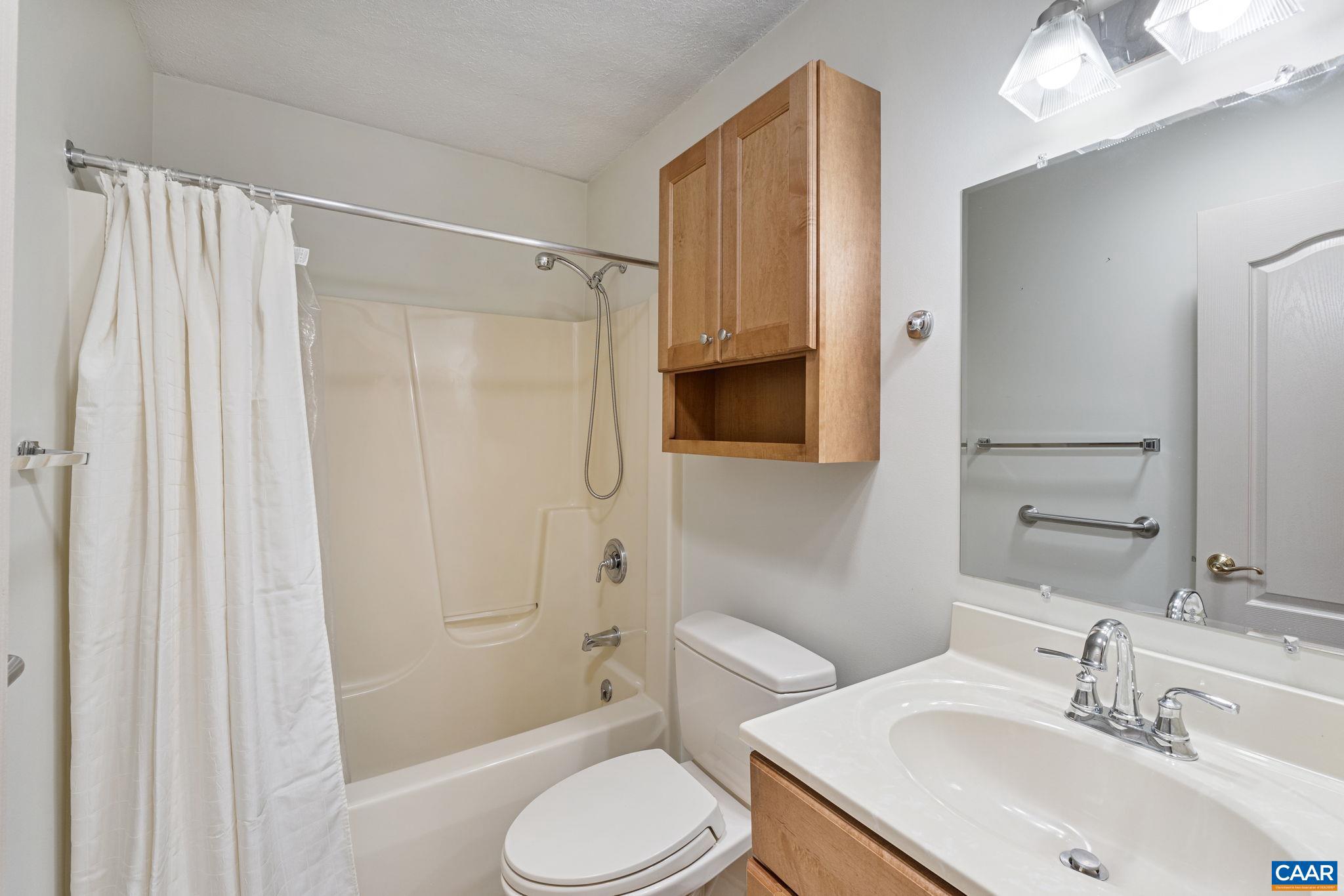 LAKE MONTICELLO - Residential