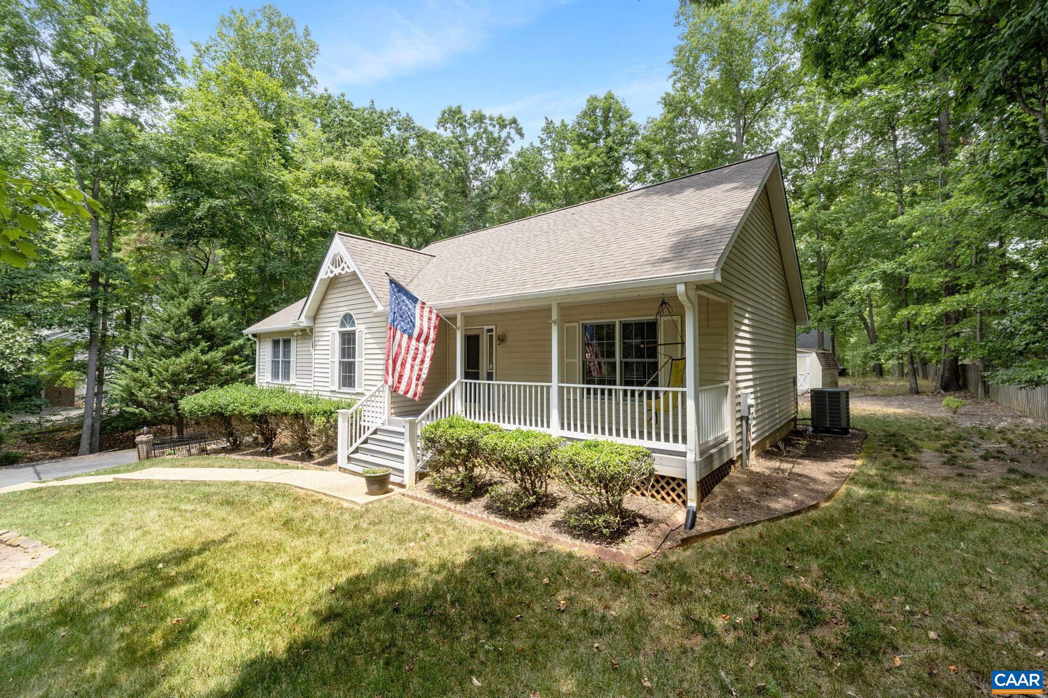 LAKE MONTICELLO - Residential
