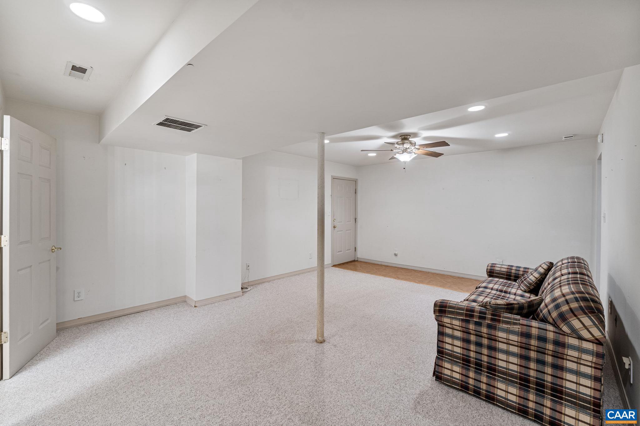 LAKE MONTICELLO - Residential