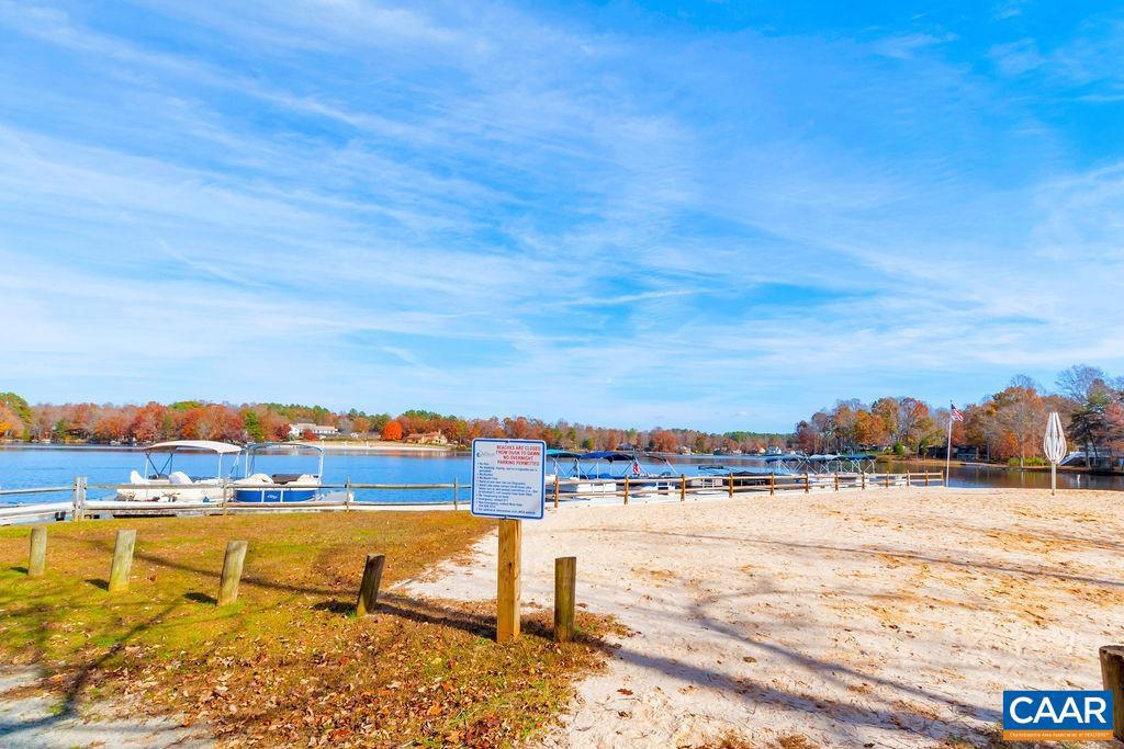 LAKE MONTICELLO - Residential