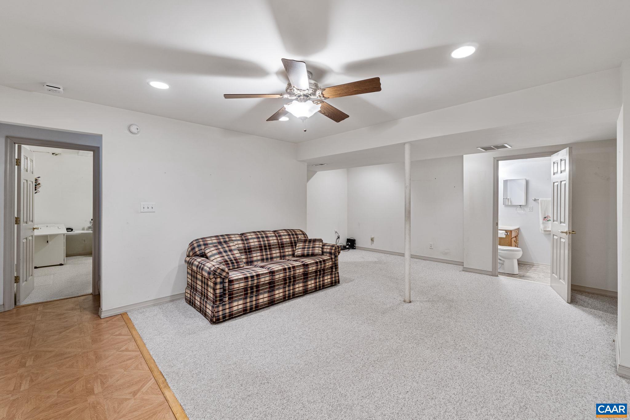 LAKE MONTICELLO - Residential