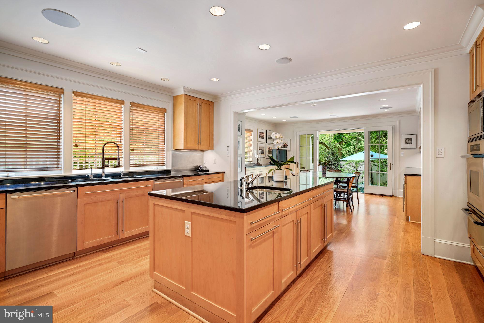 CLEVELAND PARK - Residential