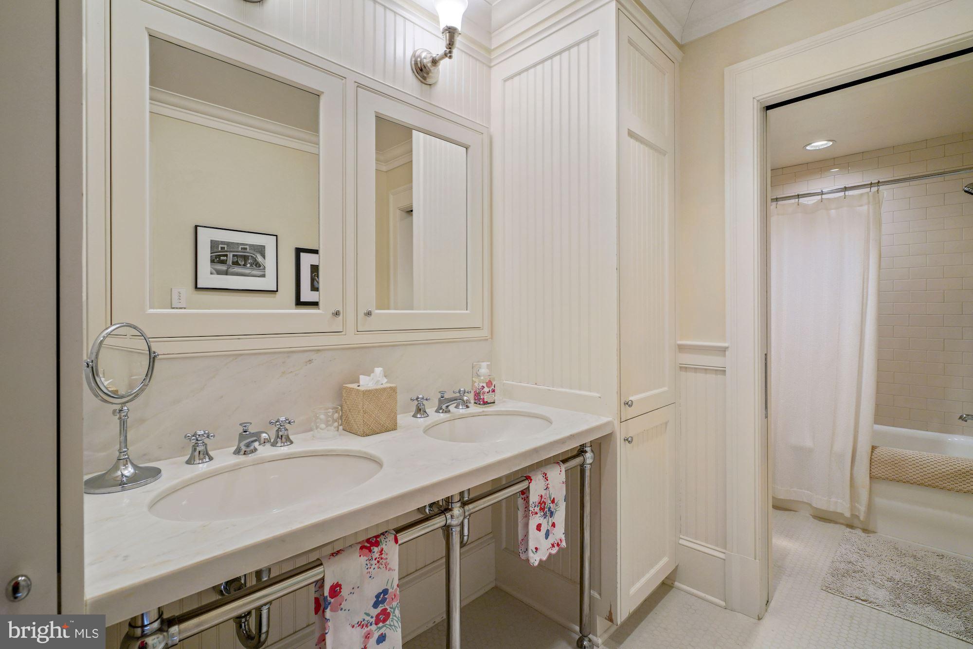 CLEVELAND PARK - Residential