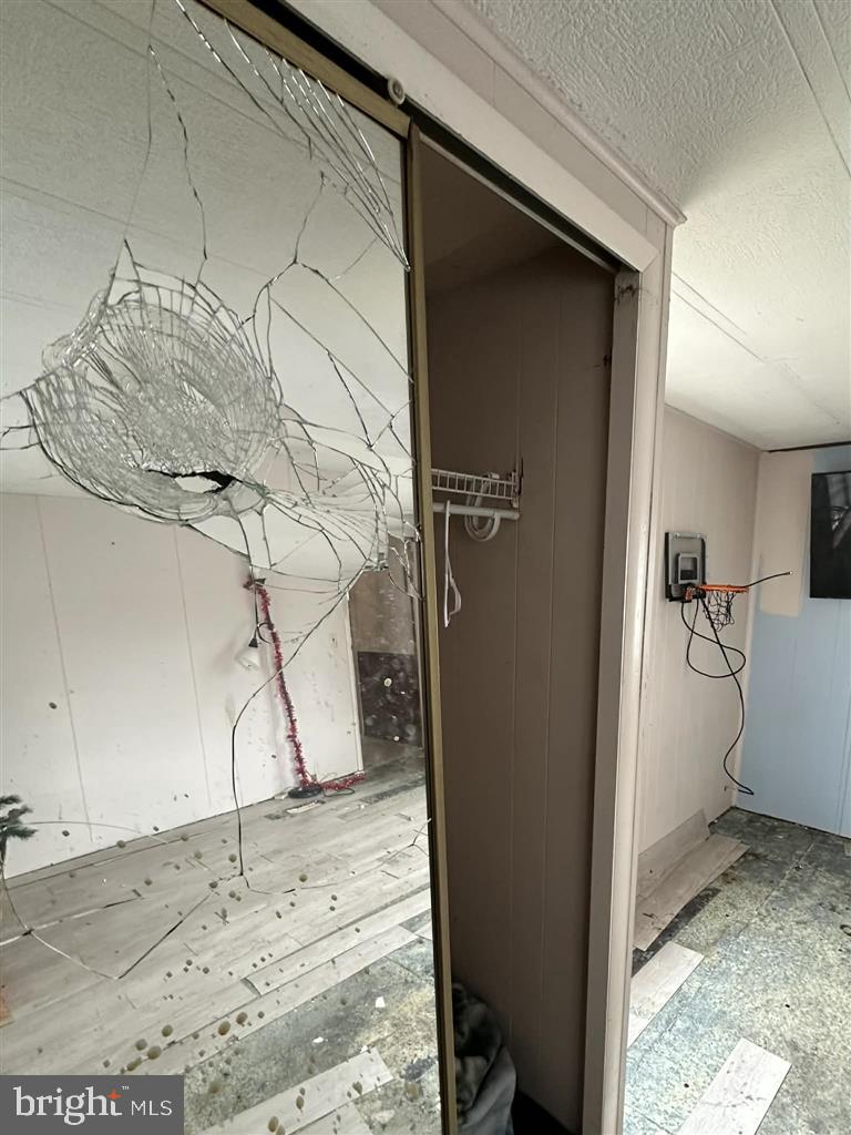 LAKESIDE PARK - Residential