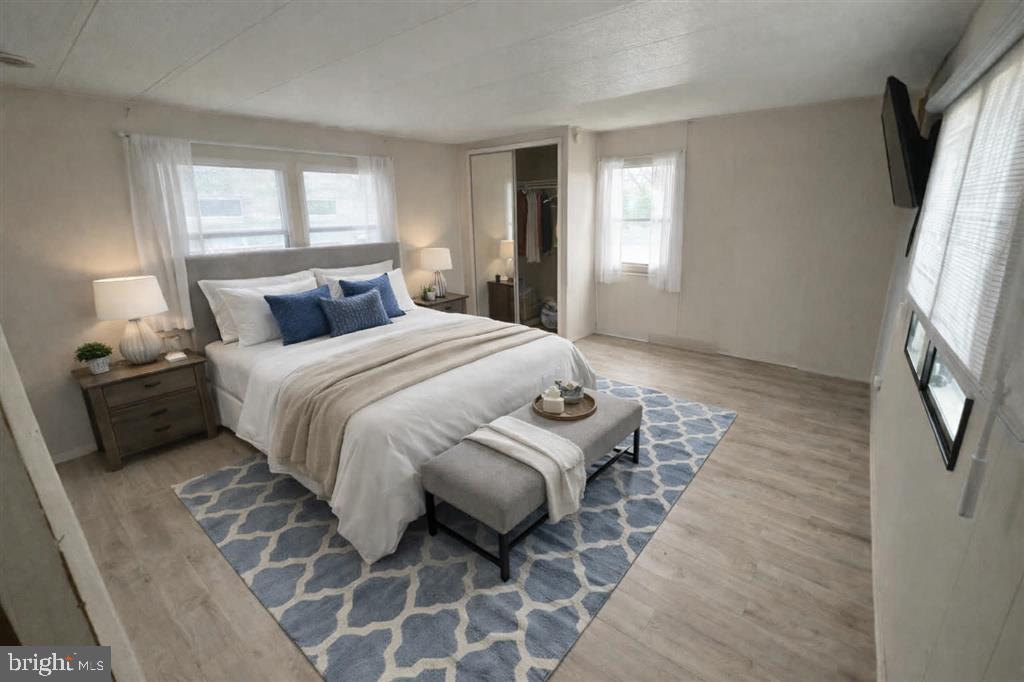 LAKESIDE PARK - Residential