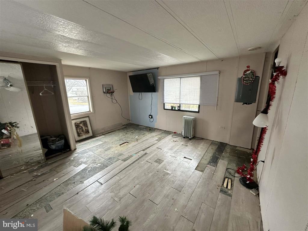 LAKESIDE PARK - Residential