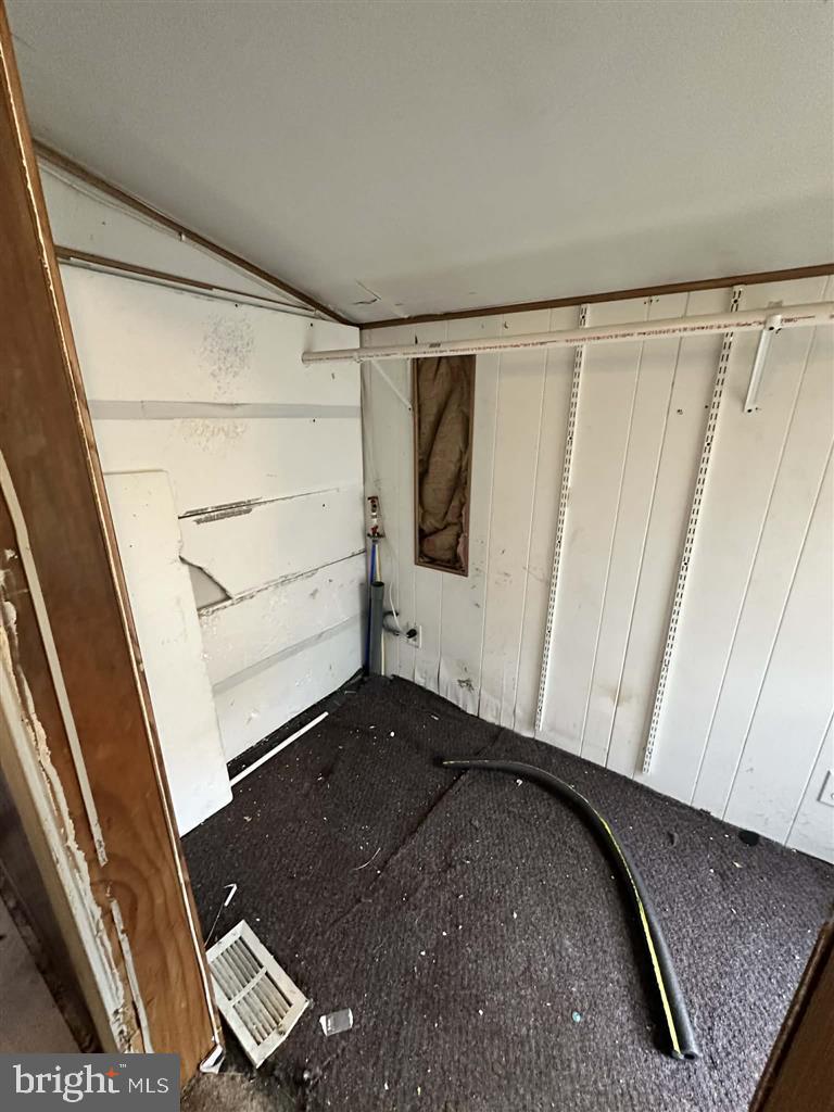 LAKESIDE PARK - Residential